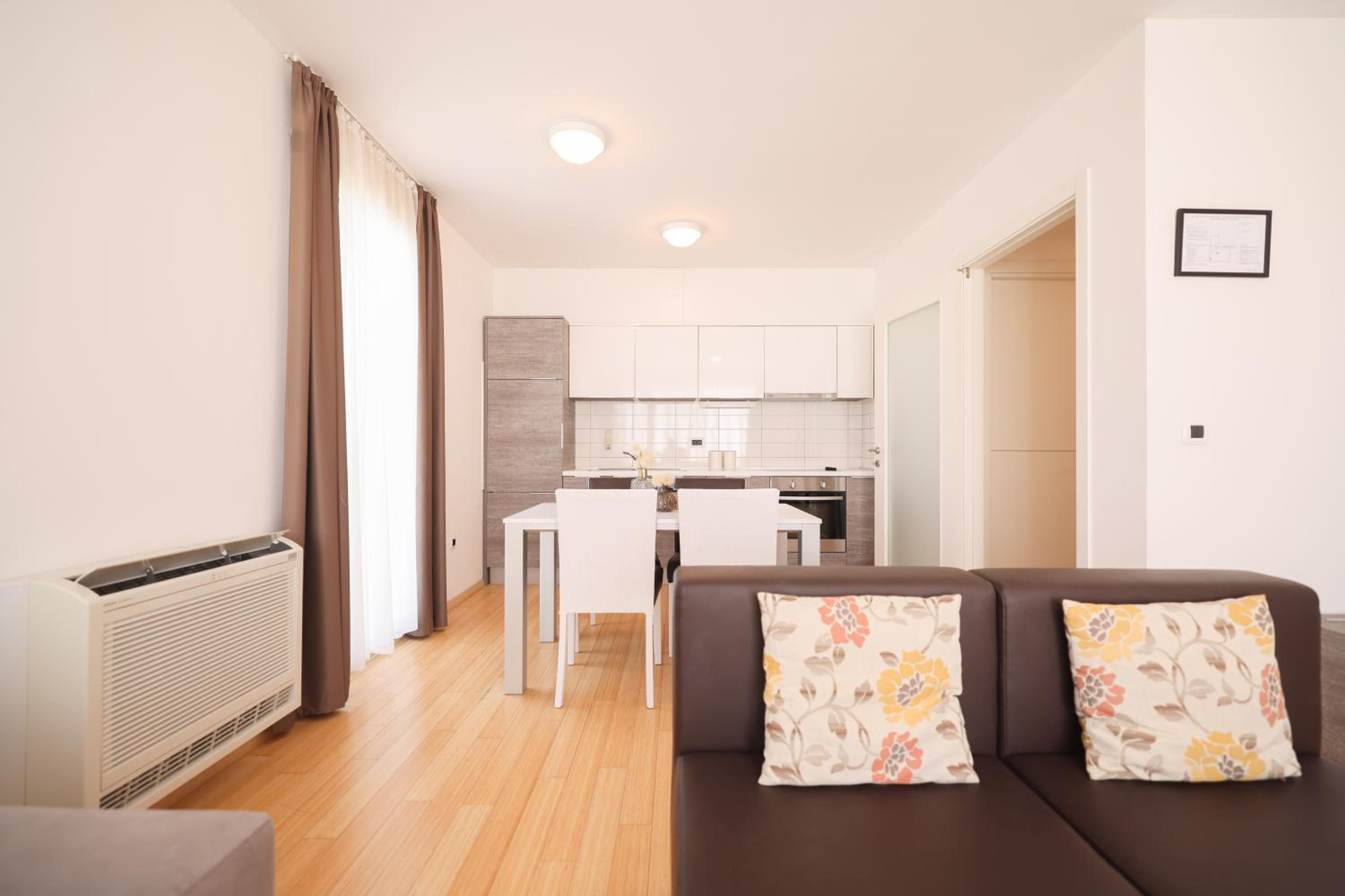One-Bedroom Apartment with Balcony photo 3