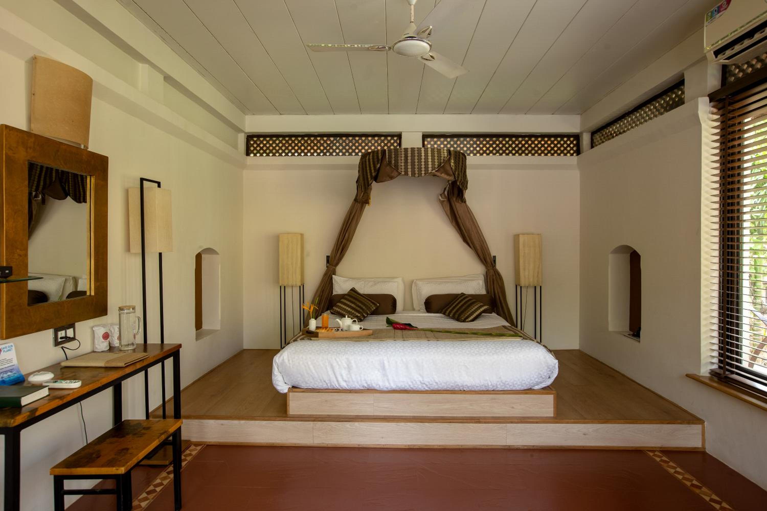 Deluxe Double or Twin Room - Photo 8