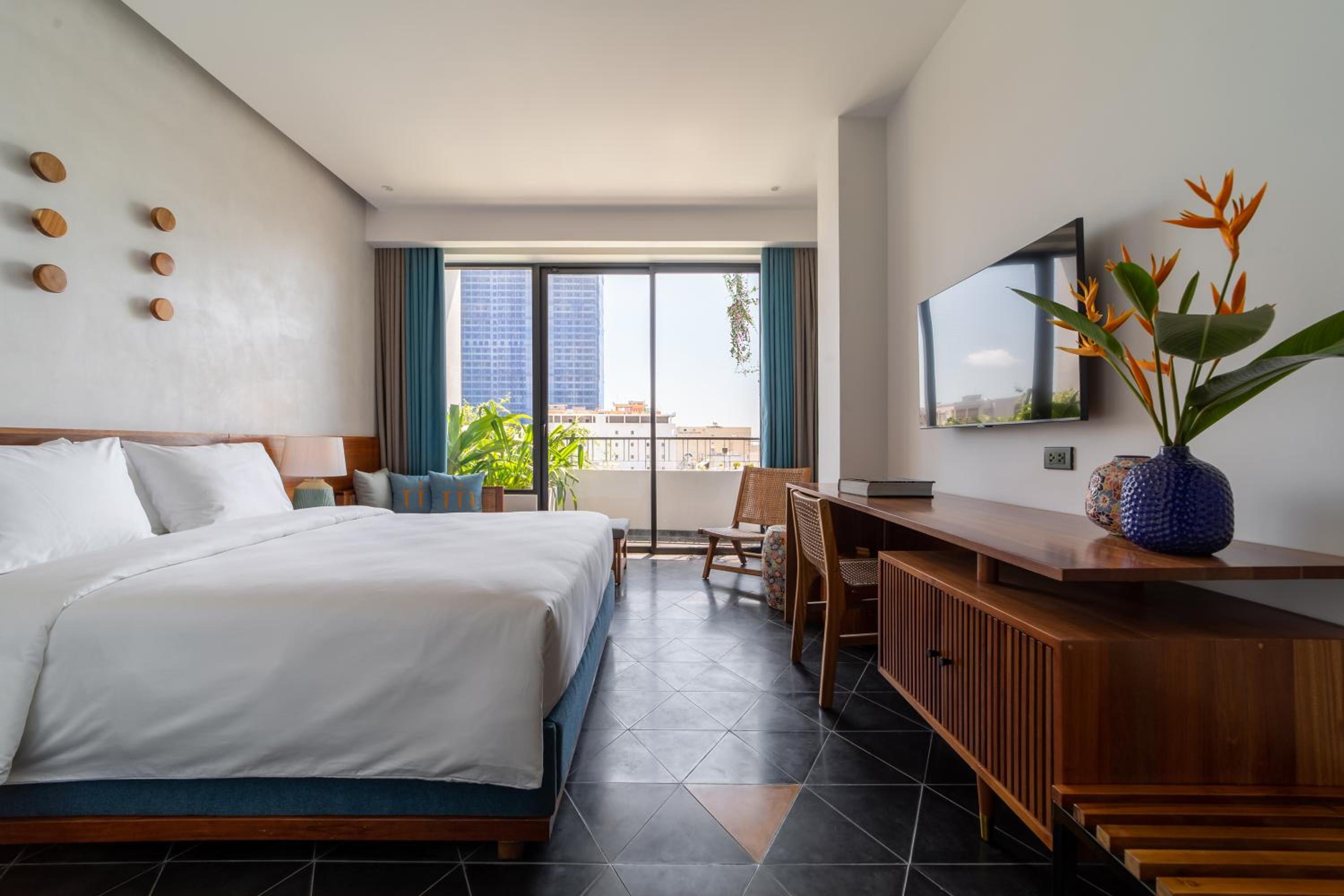 Deluxe Double Room with Balcony photo 2