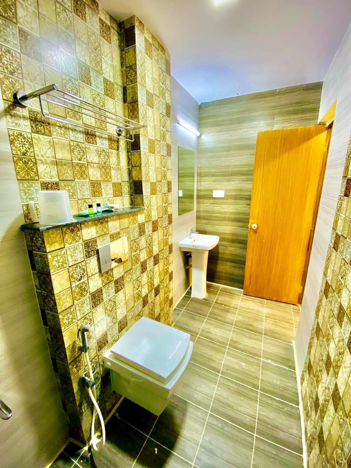 Large Double Room photo 3