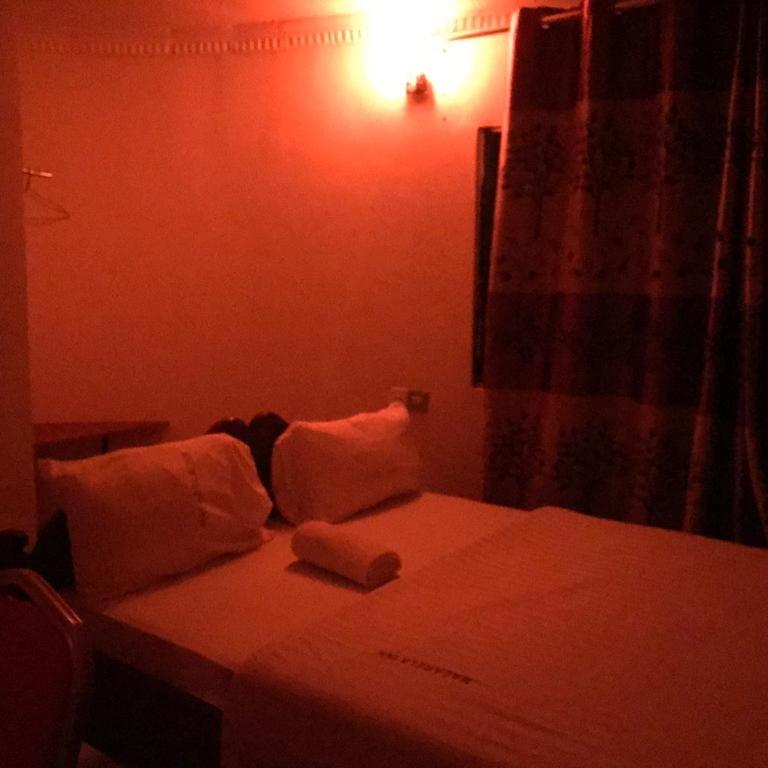 Single Room with Private Bathroom photo 2