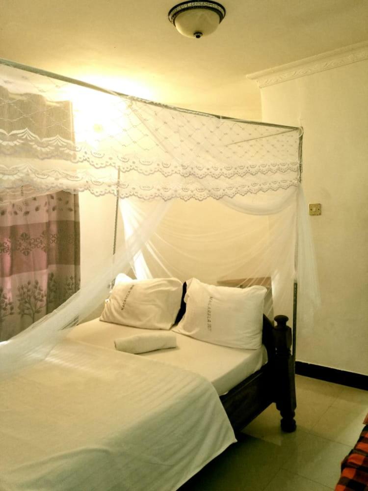 Single Room with Private Bathroom photo 3