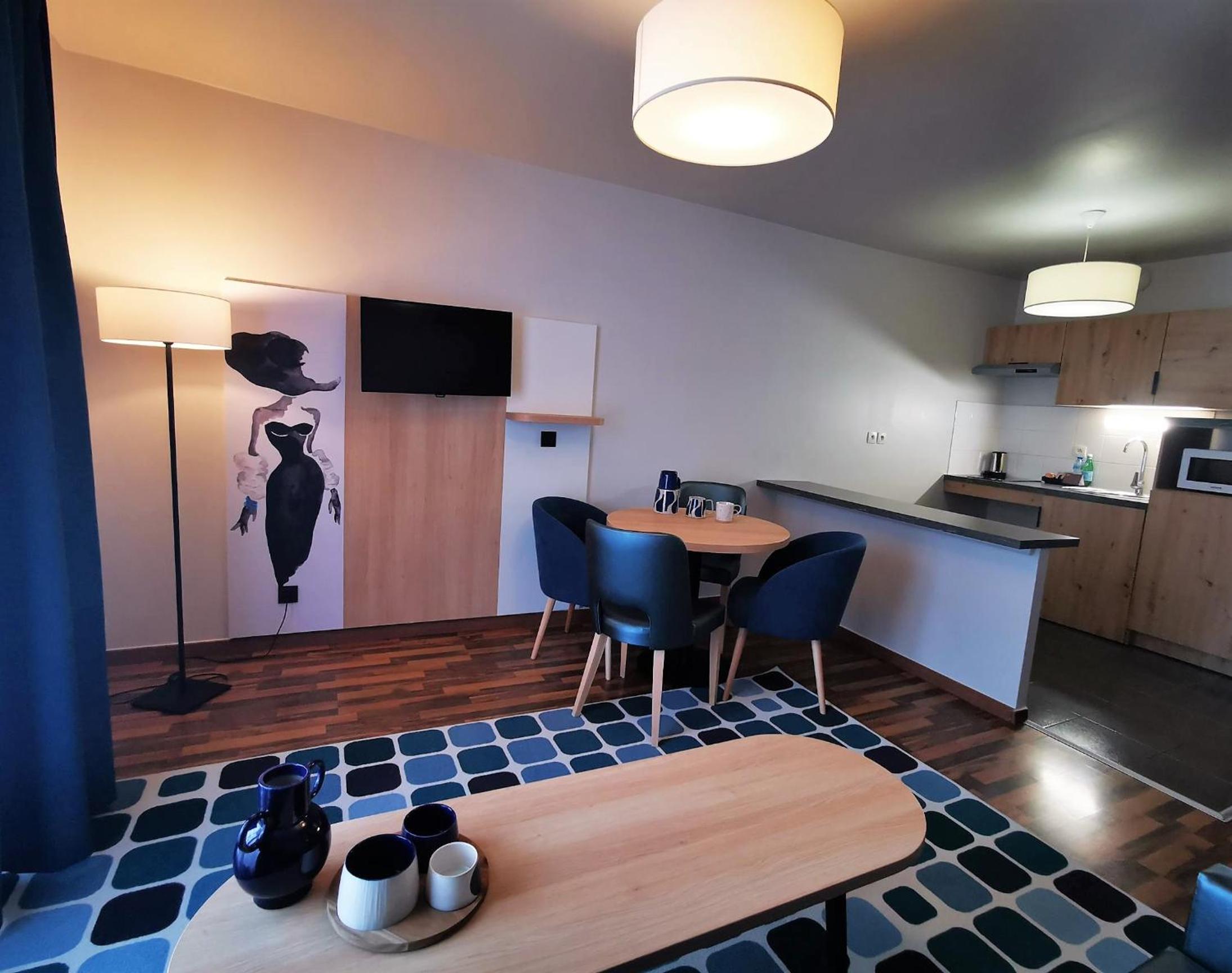 One-Bedroom Apartment (4 Adults) - Photo 3