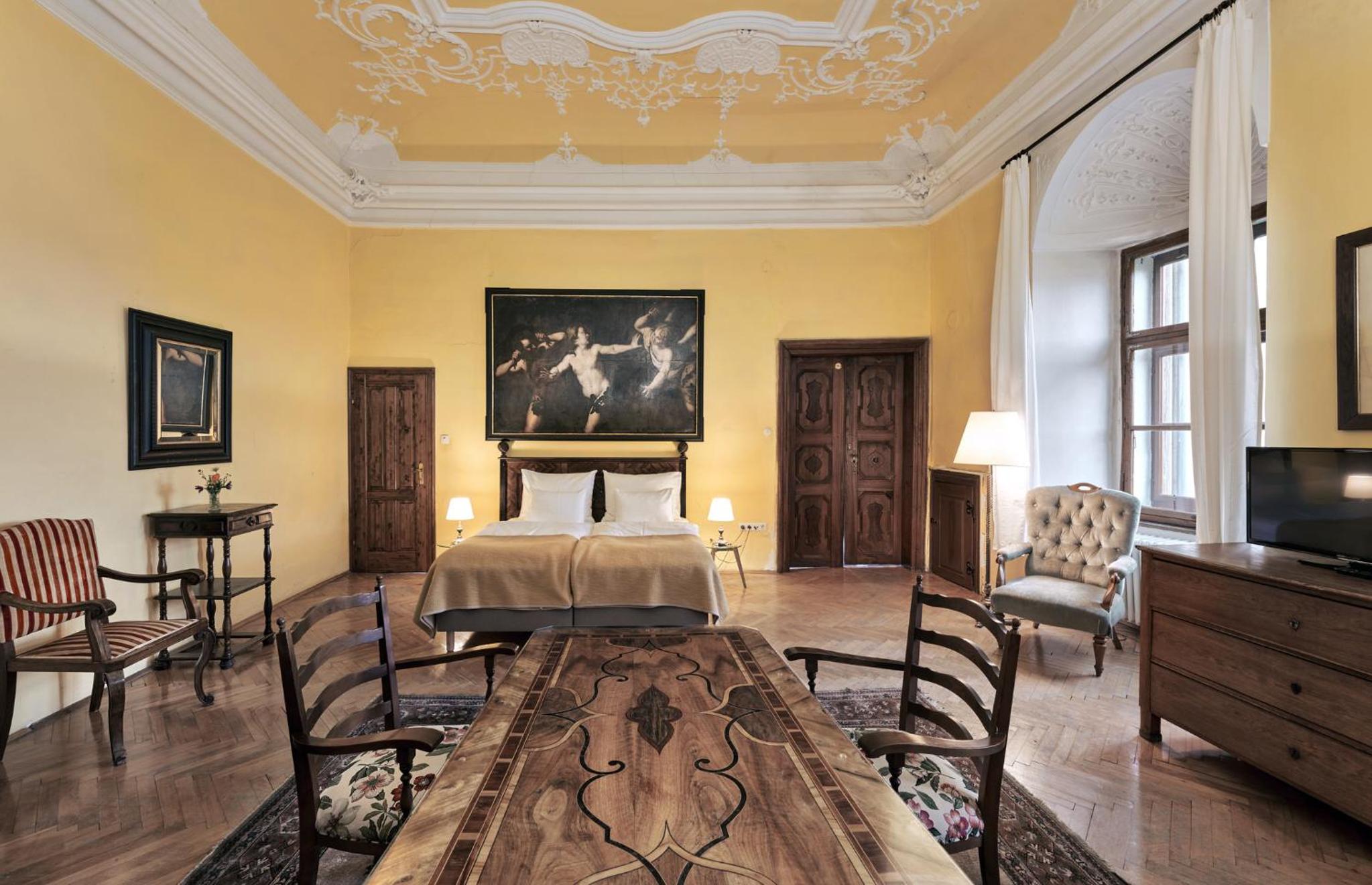 Deluxe Family Suite