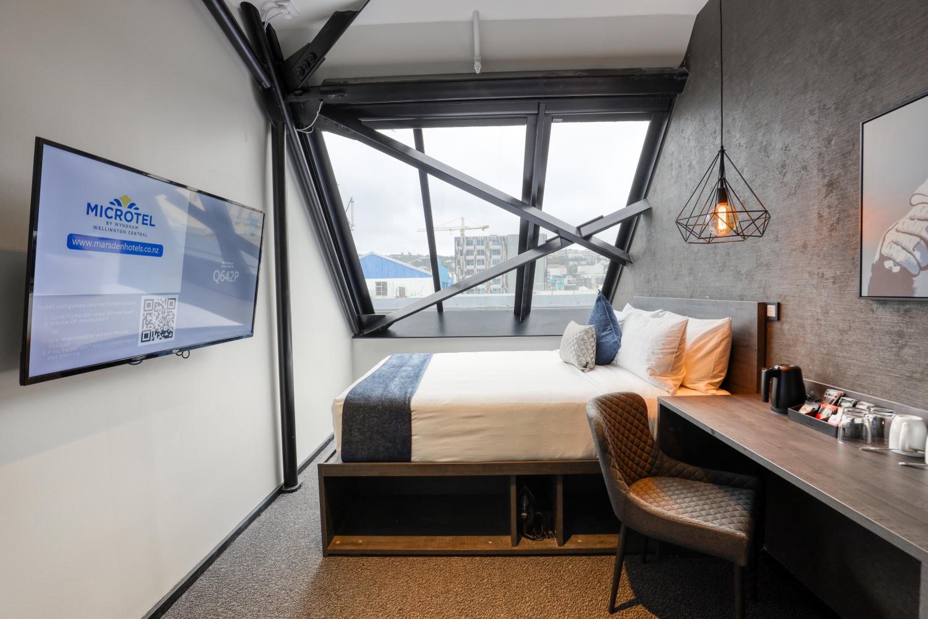 Business Queen Room - Photo 4