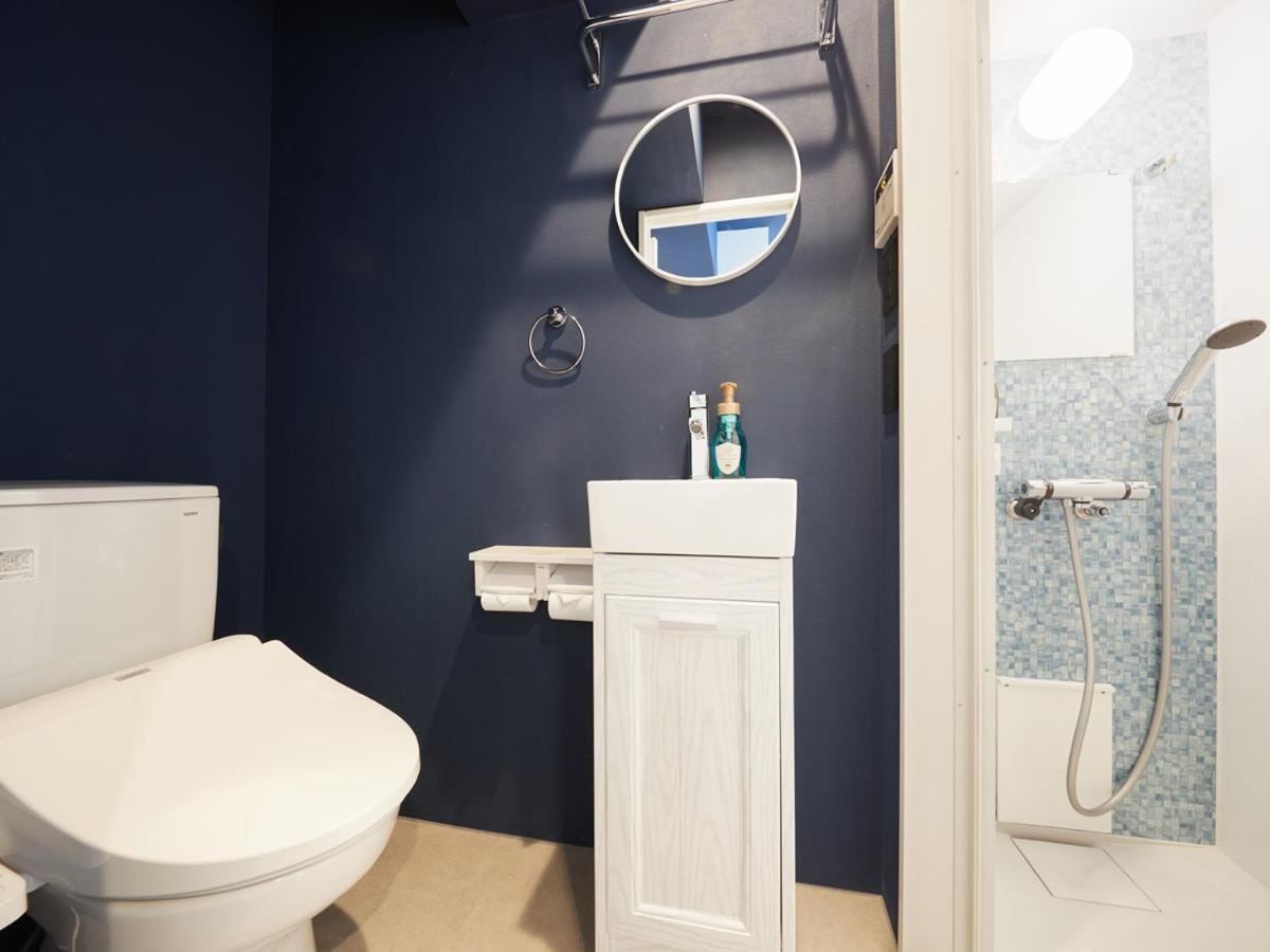 Standard Twin Room - Photo 11