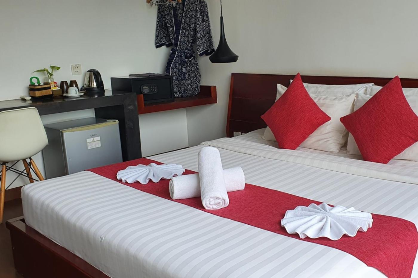 Double Room with Balcony - Photo 1