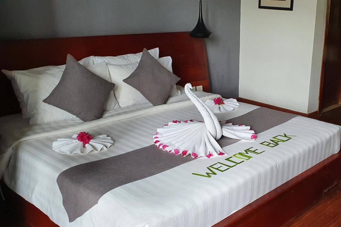 Deluxe Double Room with Balcony - Photo 2