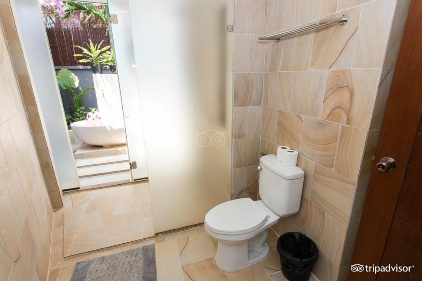 Double or Twin Room with Pool View - Photo 1