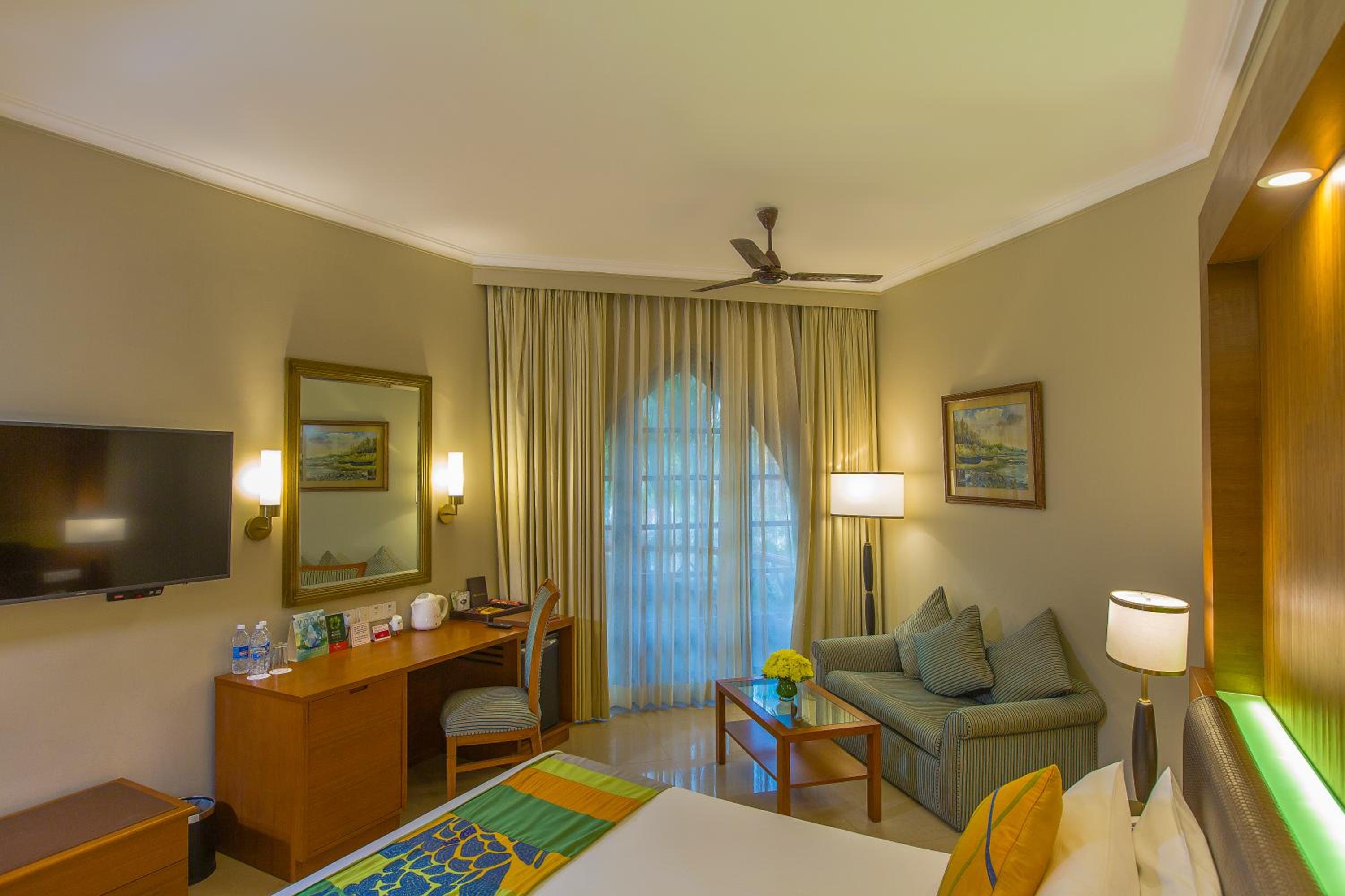 Superior Room with Bathtub 