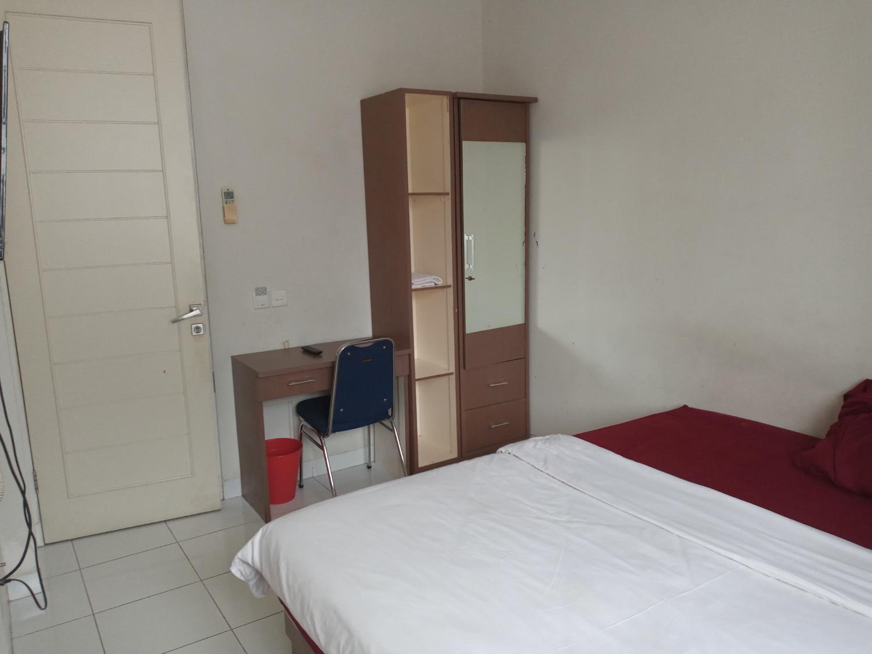 Standard Double Room - Photo 9
