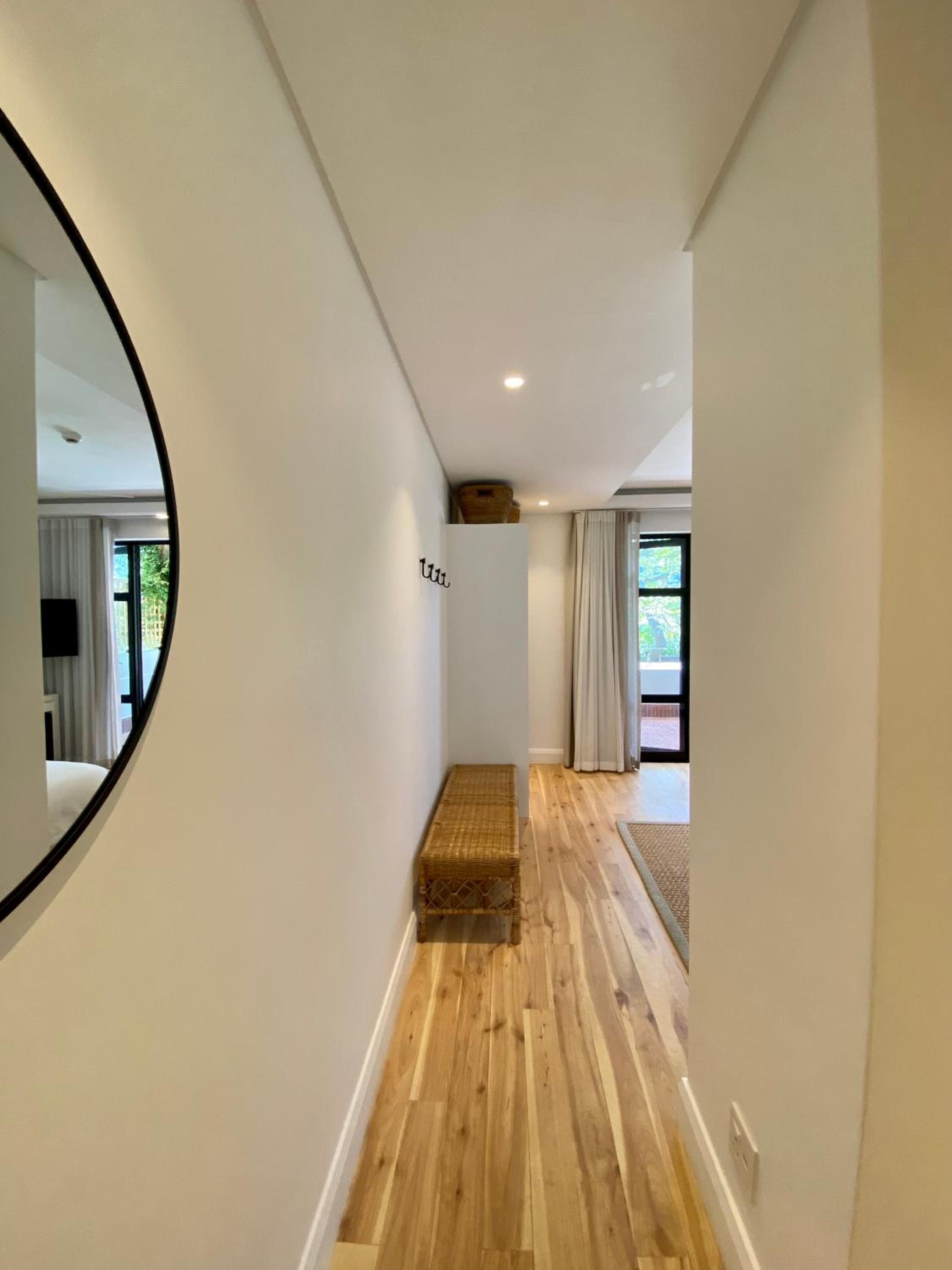 Superior King Room - Photo 1