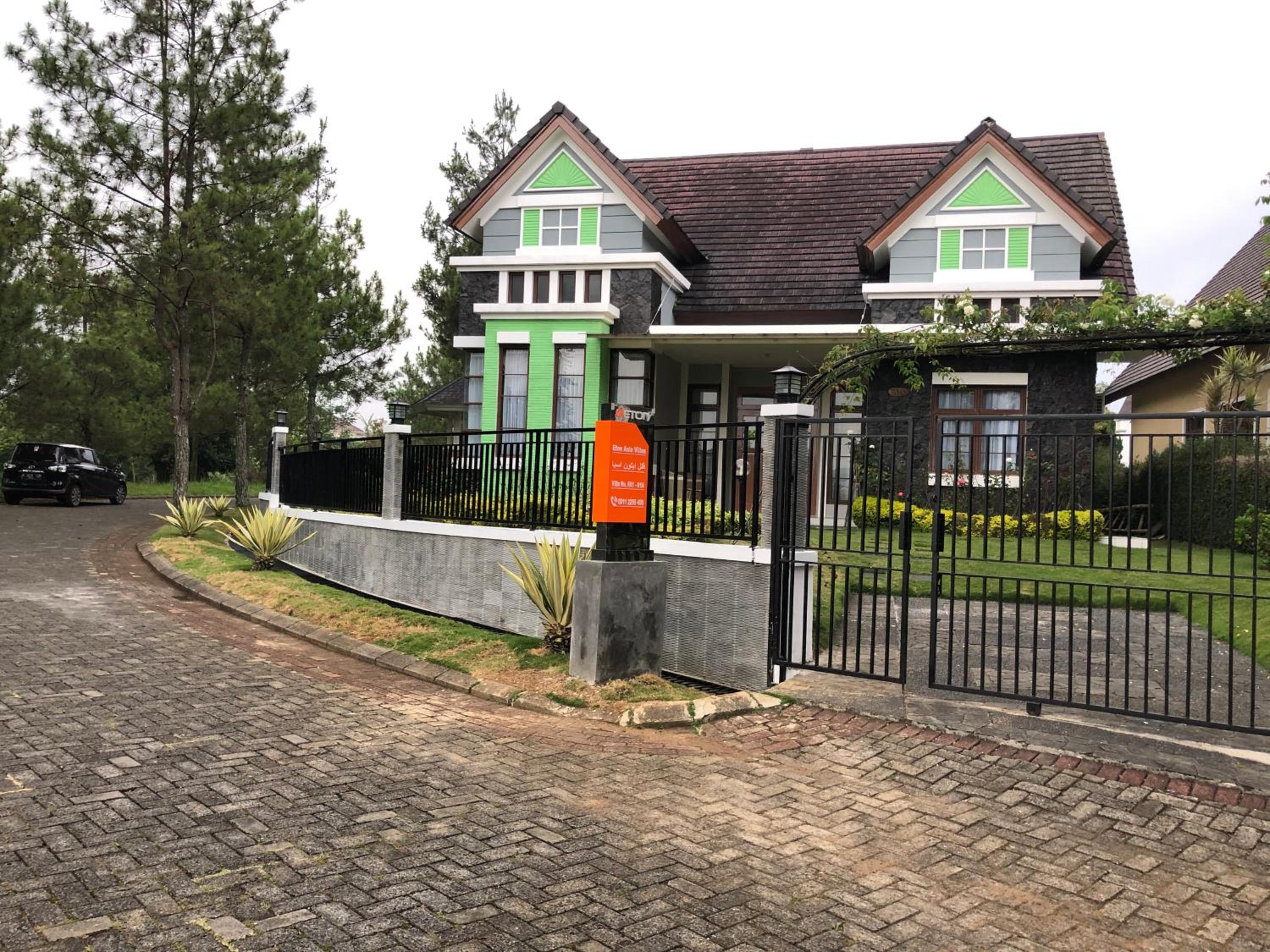 Villa with Private Pool photo 2