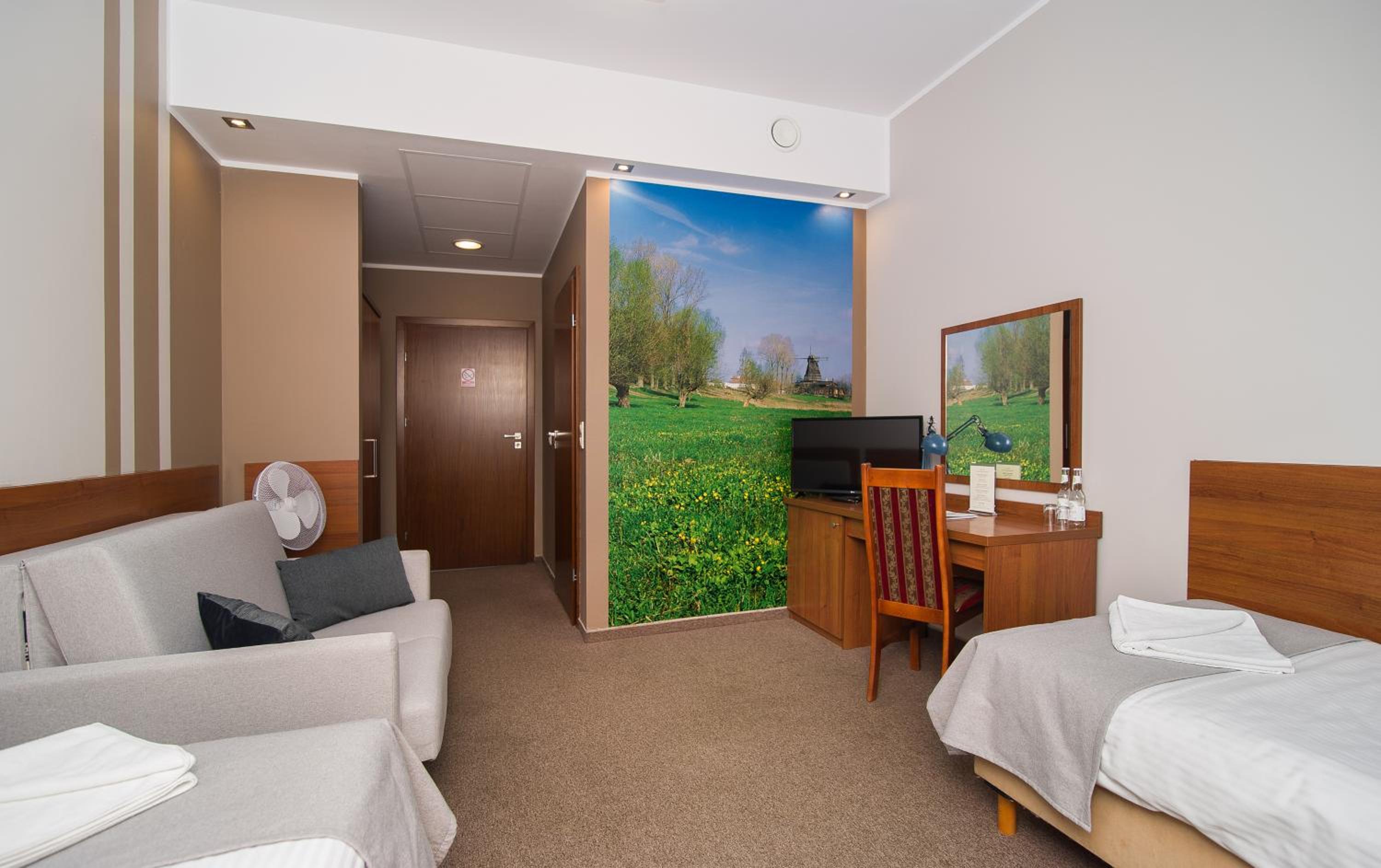 Double or Twin Room - Photo 4
