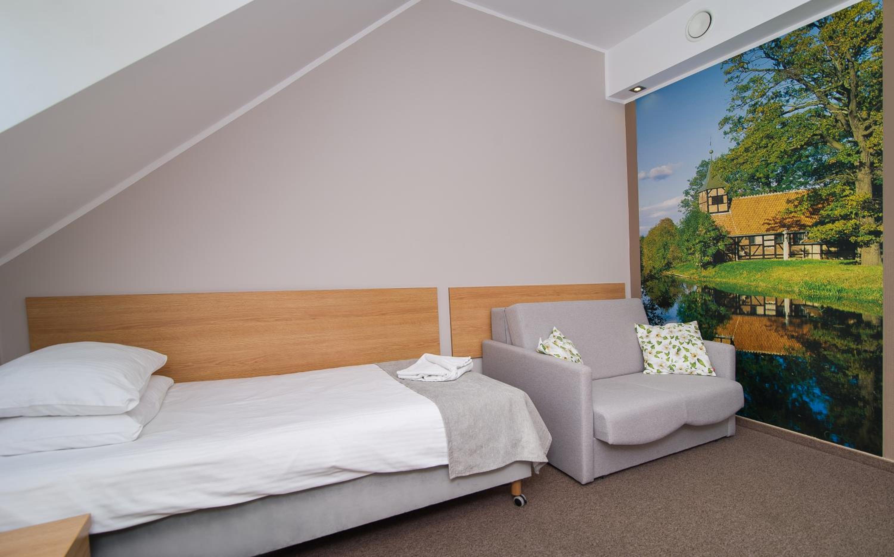 Double or Twin Room - Photo 6