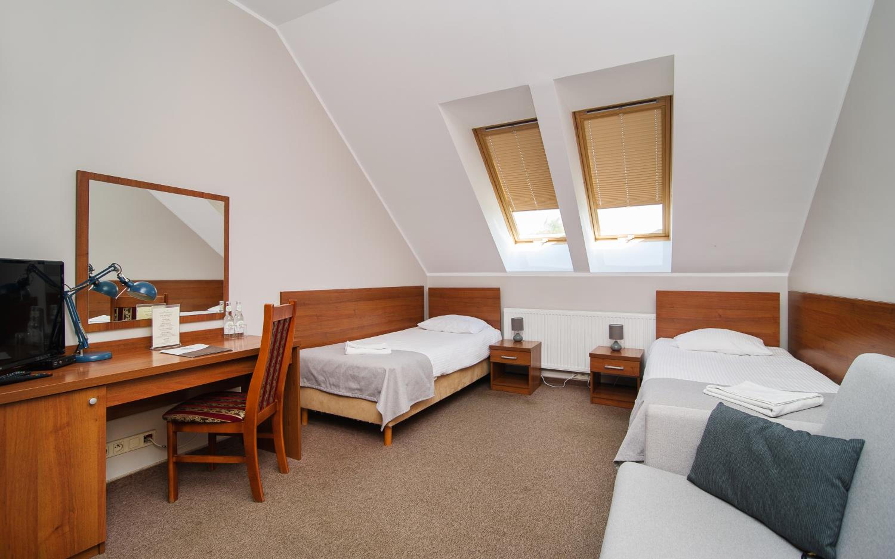 Double or Twin Room - Photo 3