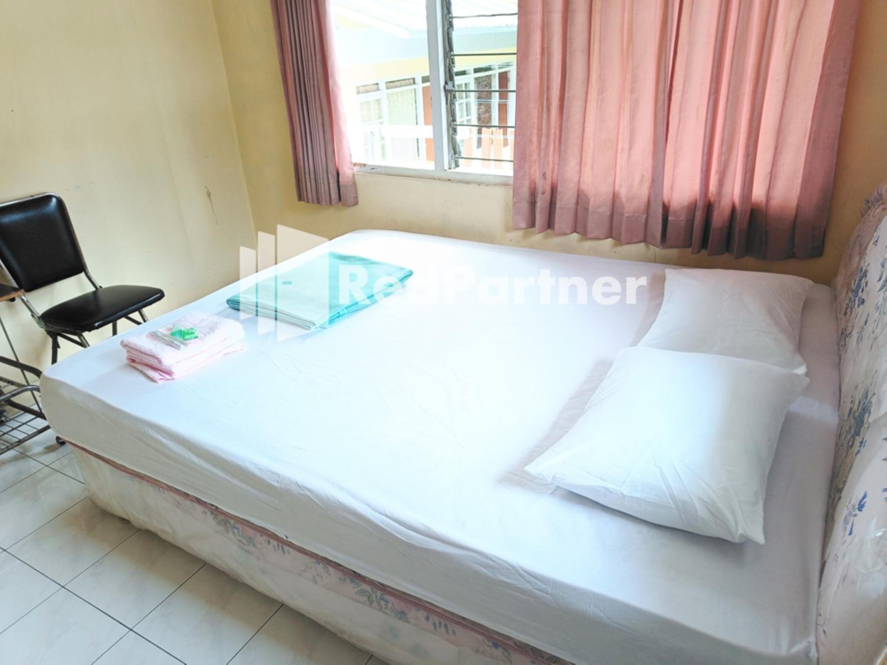 Standard Double Room - Photo 9