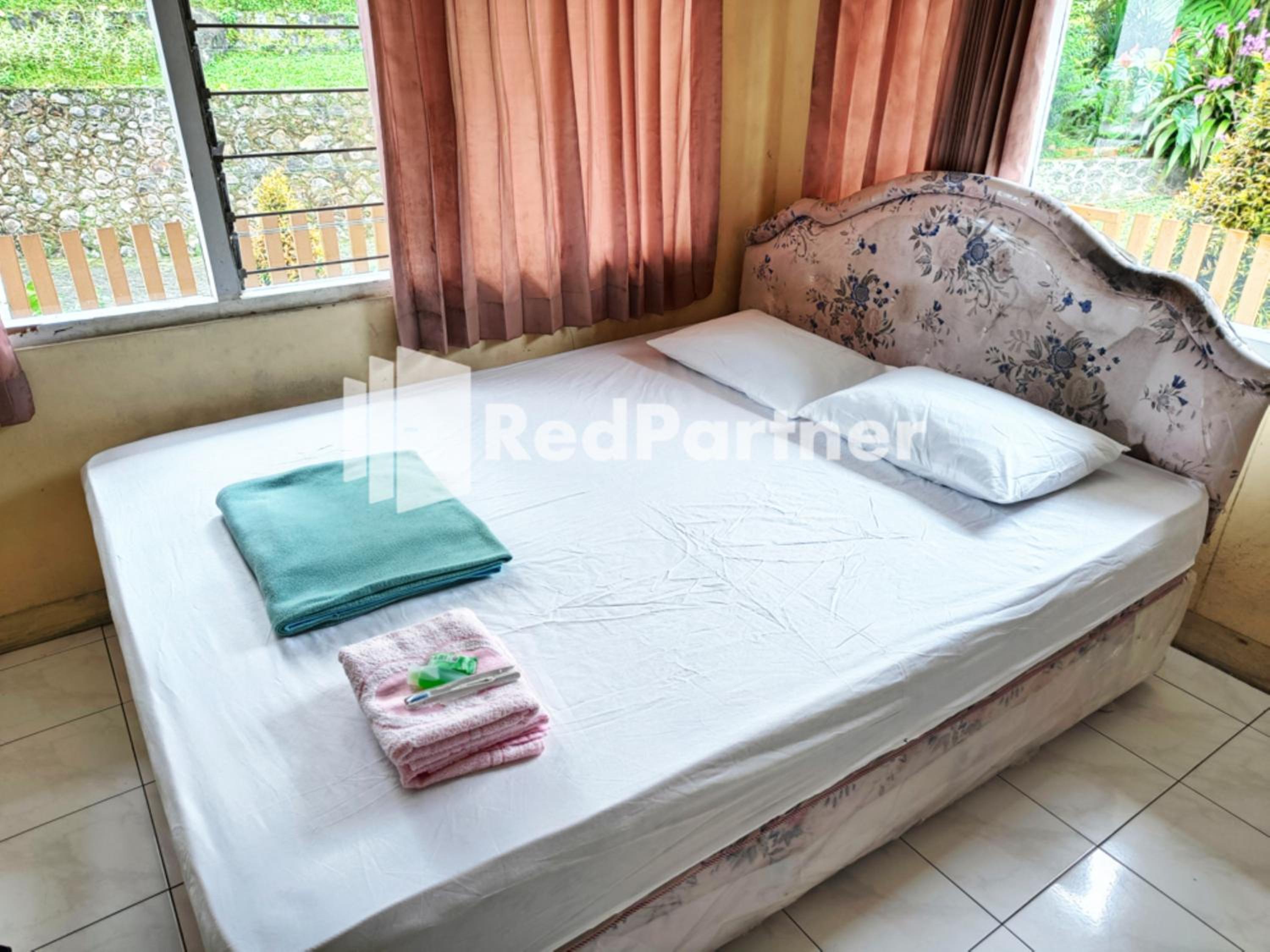 Standard Double Room - Photo 7