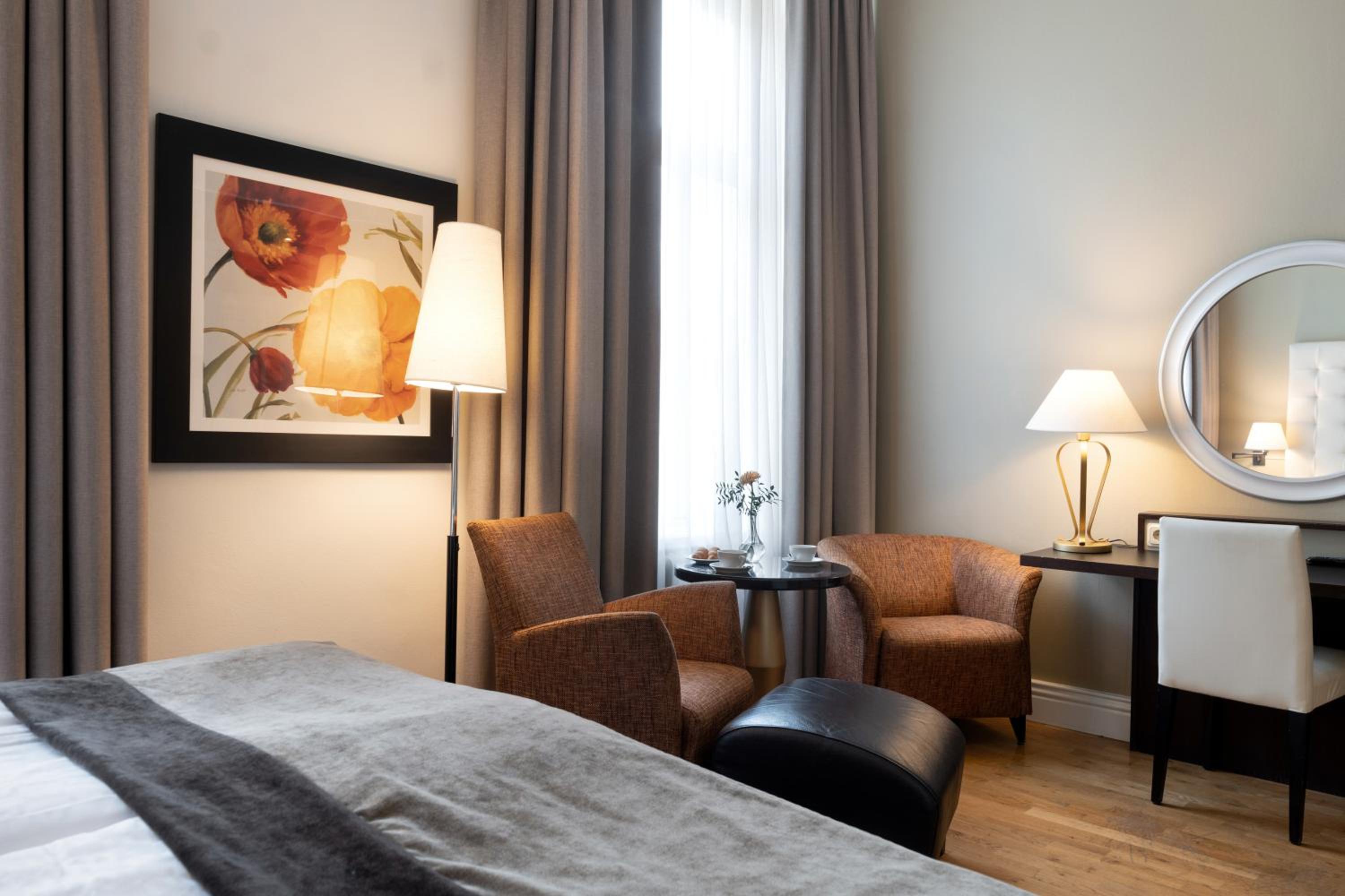 Deluxe Double or Twin Room - Photo 3