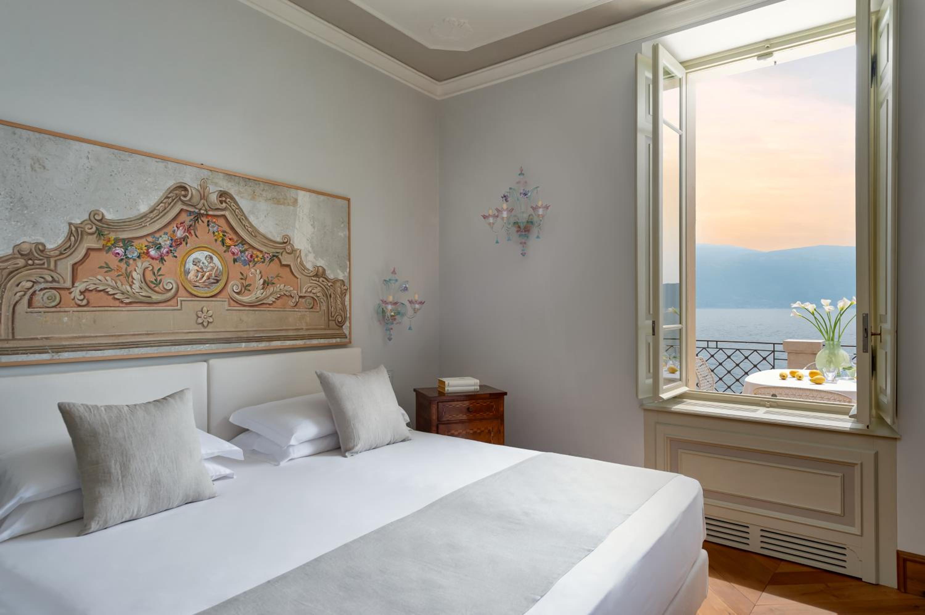 Suite with Lake View
