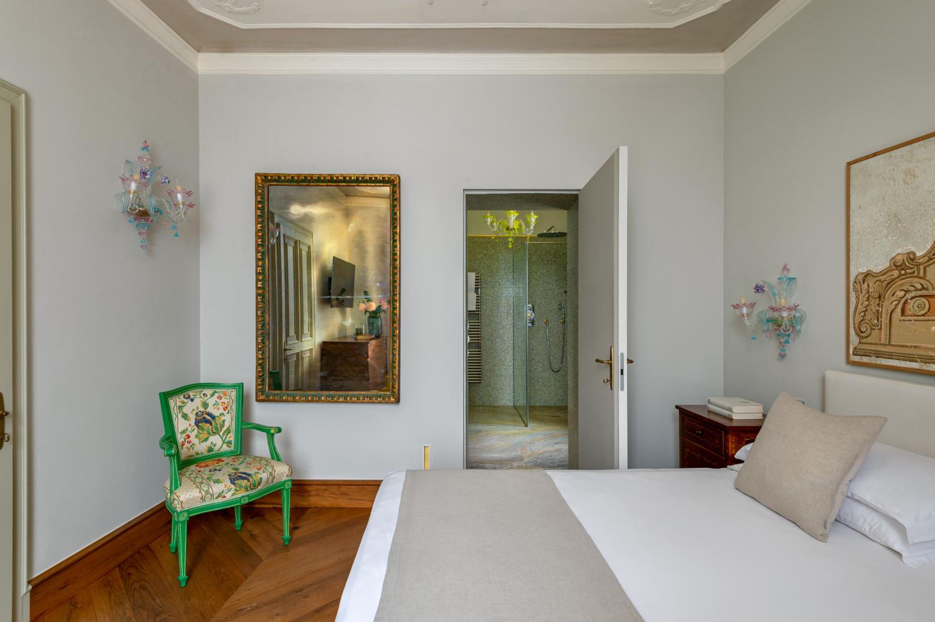 Suite with Lake View photo 2