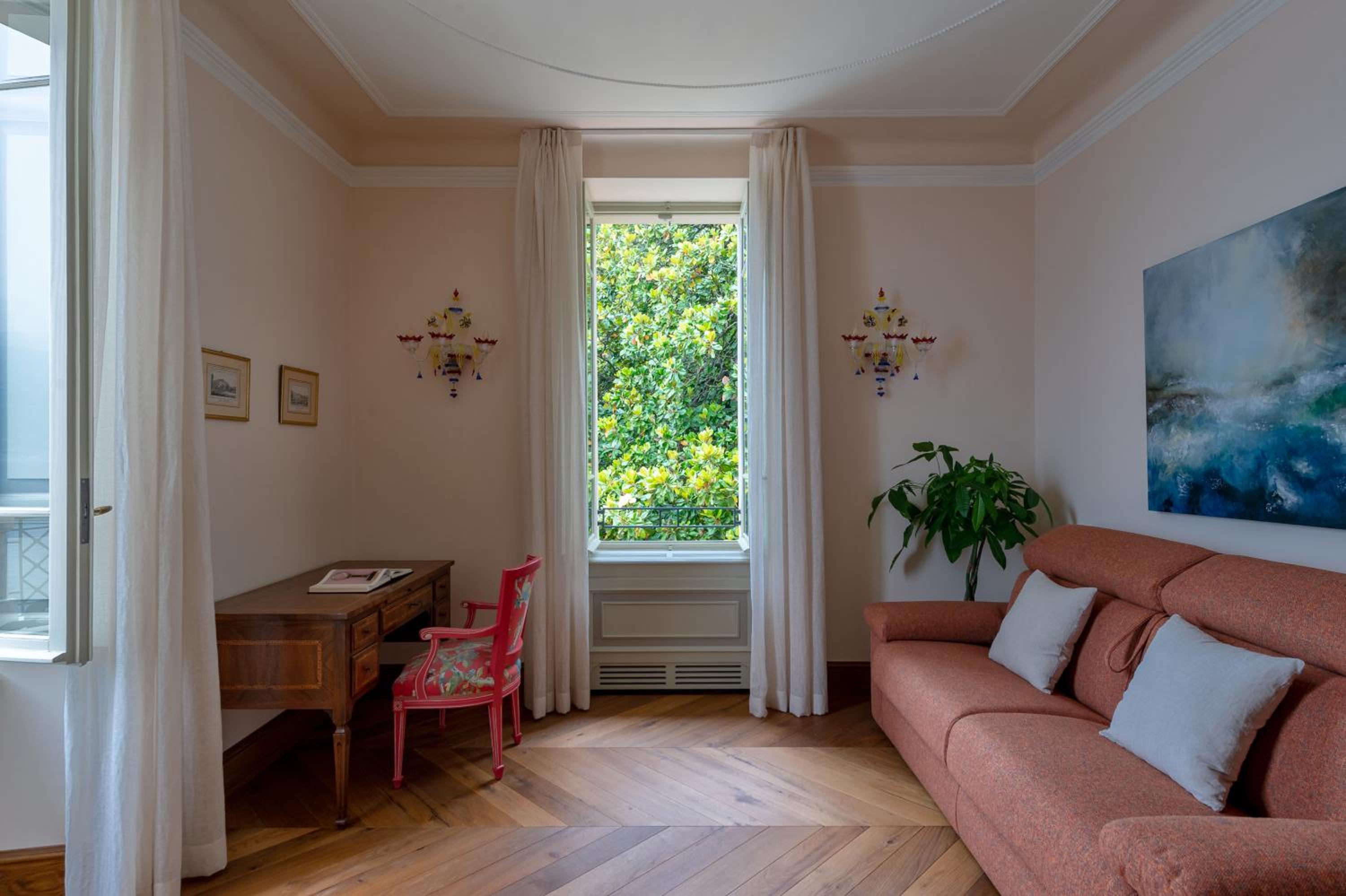 Suite with Lake View photo 3