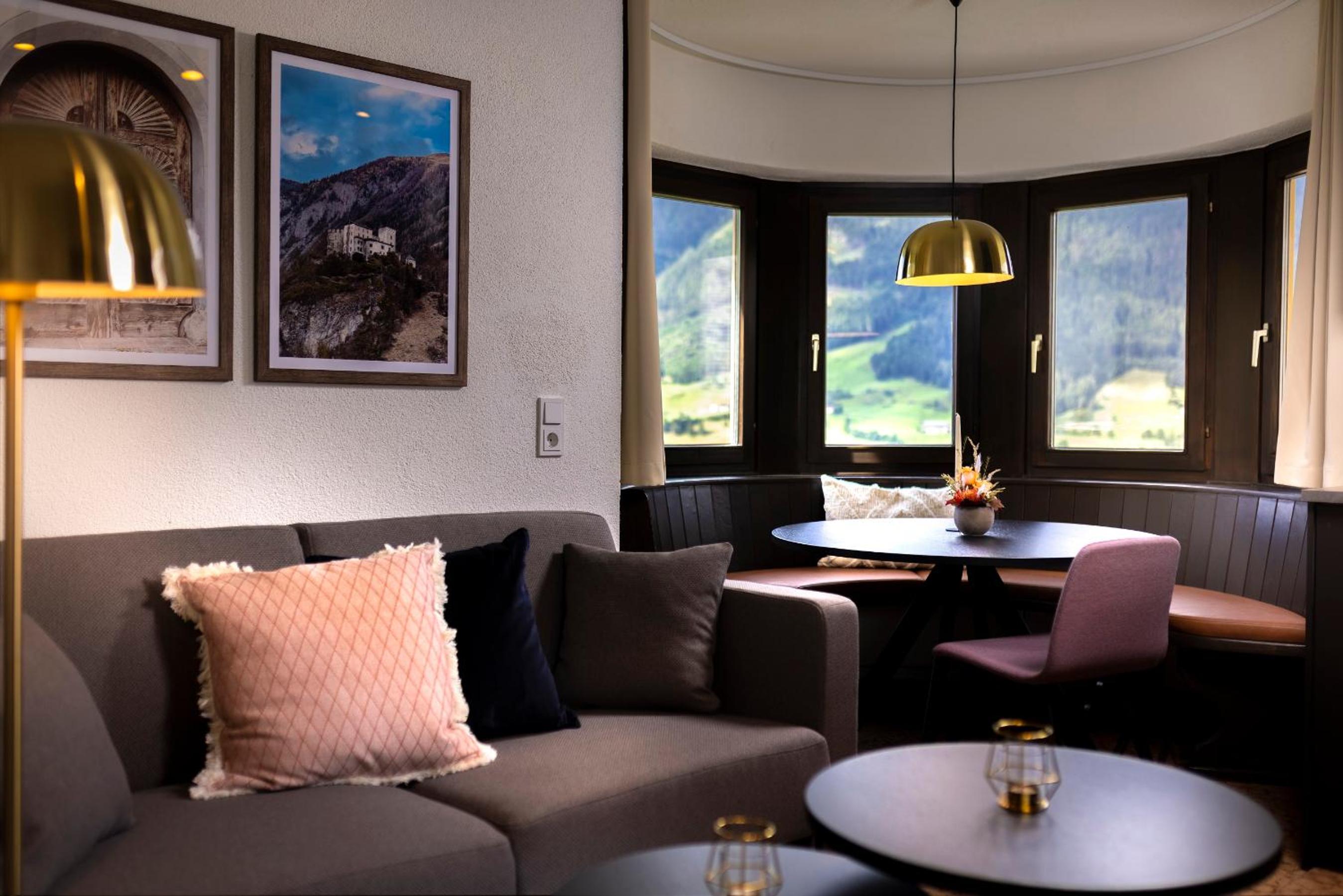 One-Bedroom Apartment with Balcony and Sauna - Annex