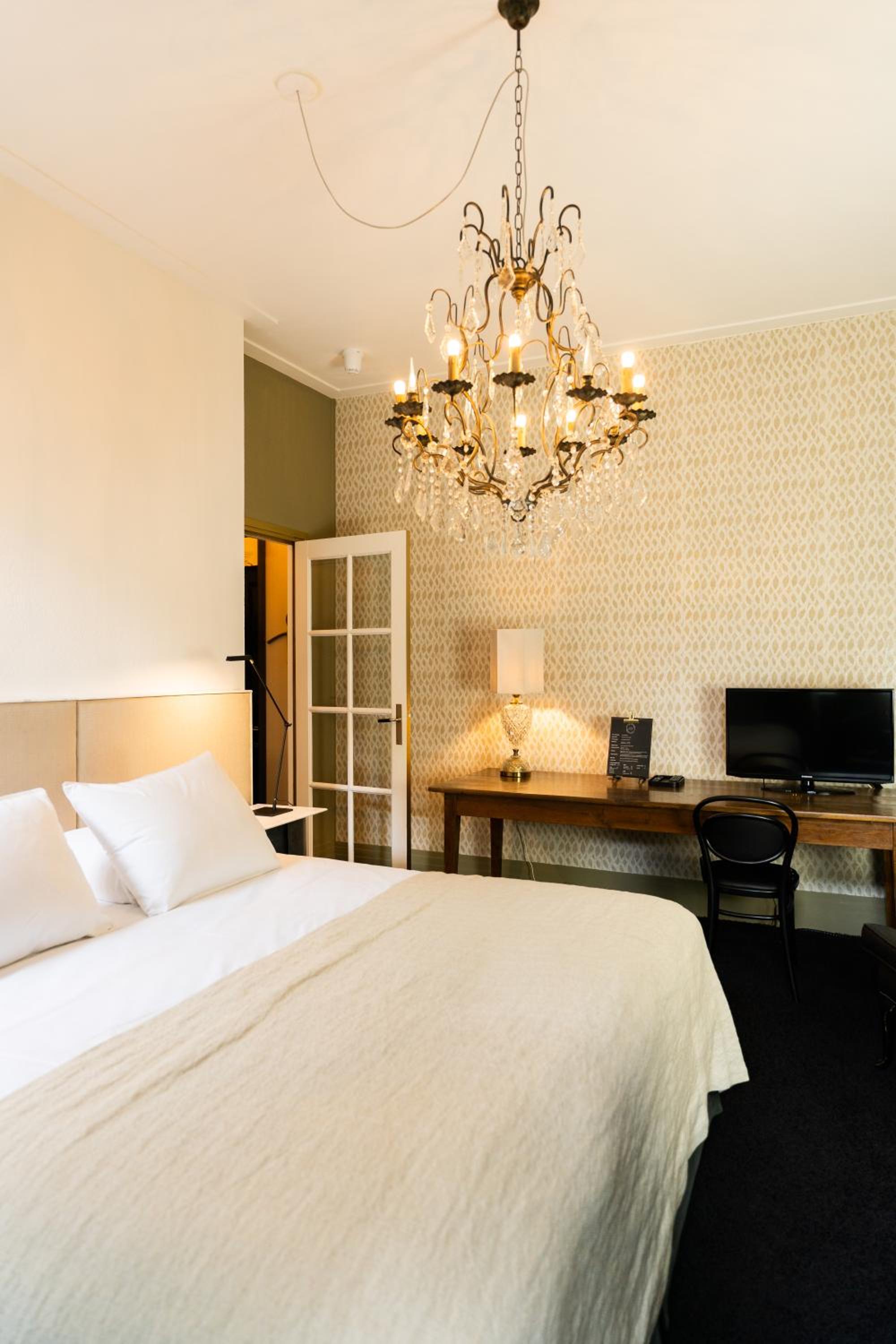 Roomy - Photo 1