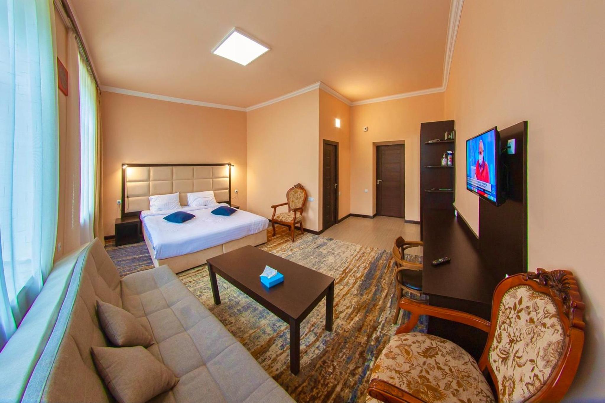 Deluxe Double or Twin Room photo 1