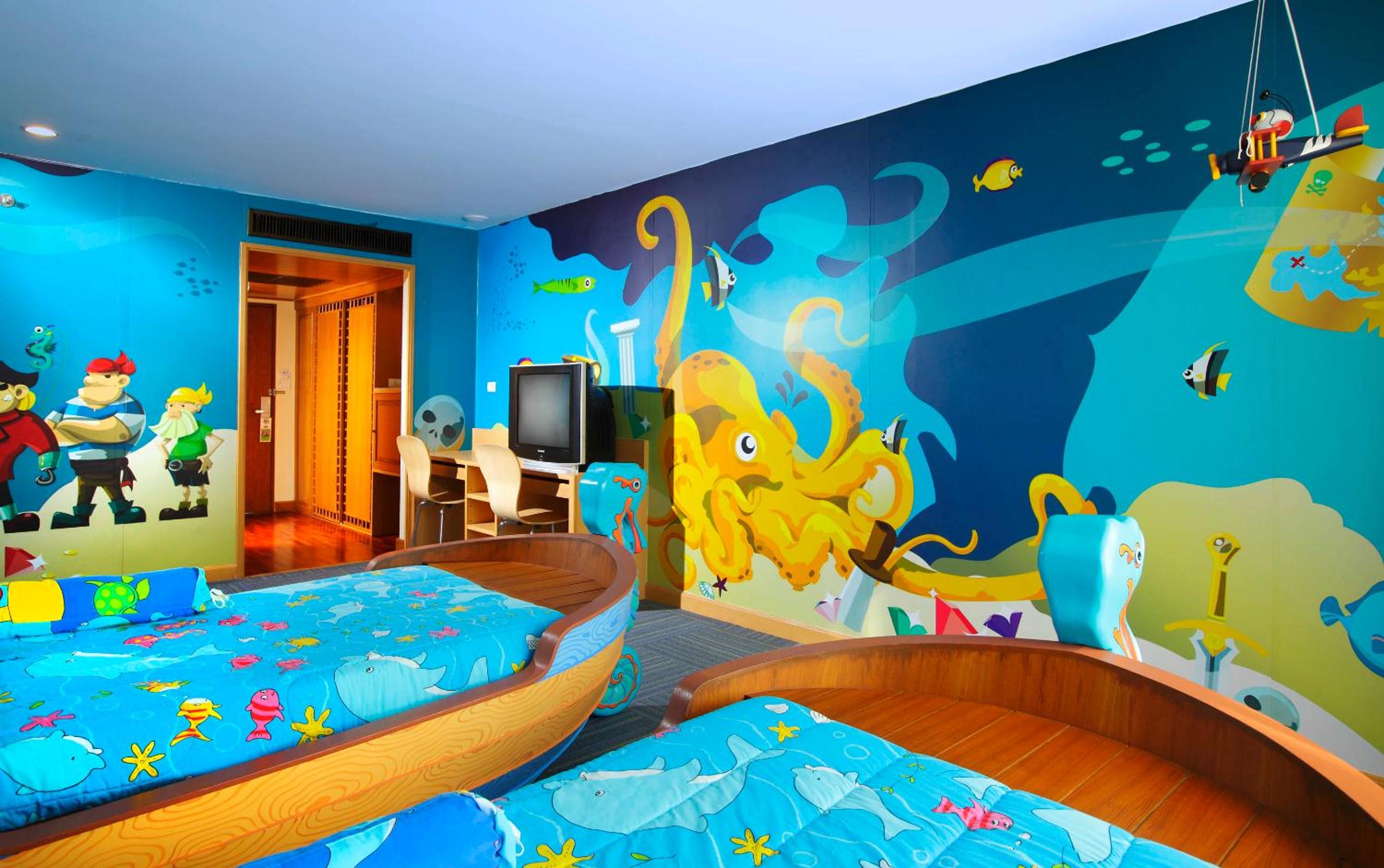 Deluxe Family Room - Photo 5