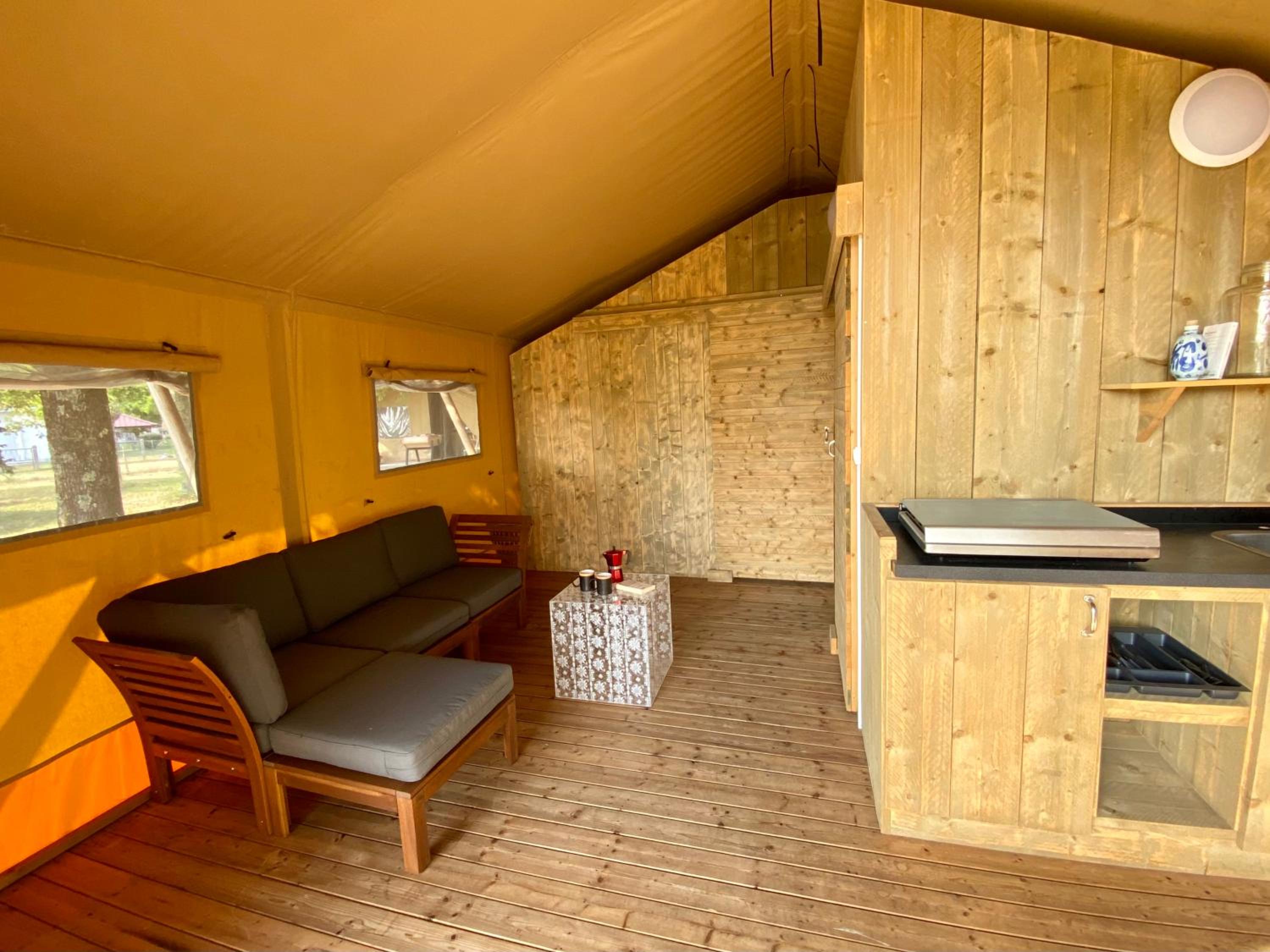 Tent - Photo 8