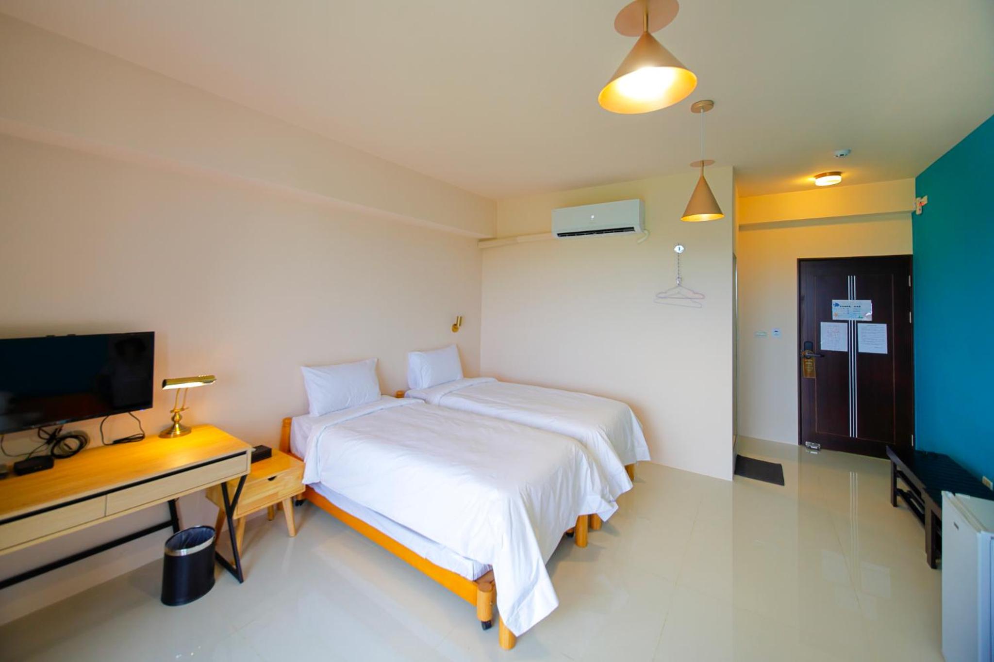 Triple Room with Balcony - Photo 5