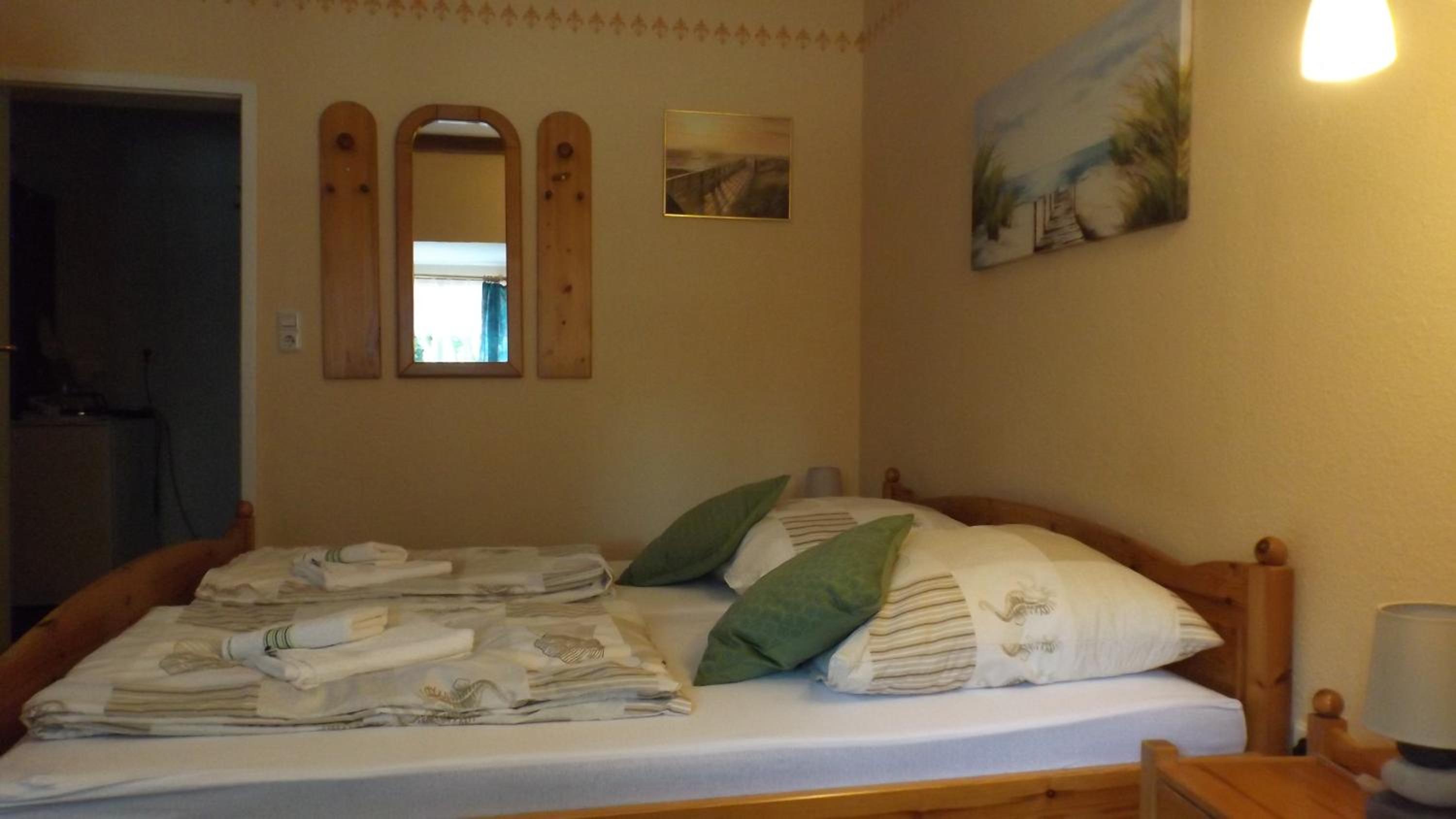 Double Room with Private Bathroom - Photo 6