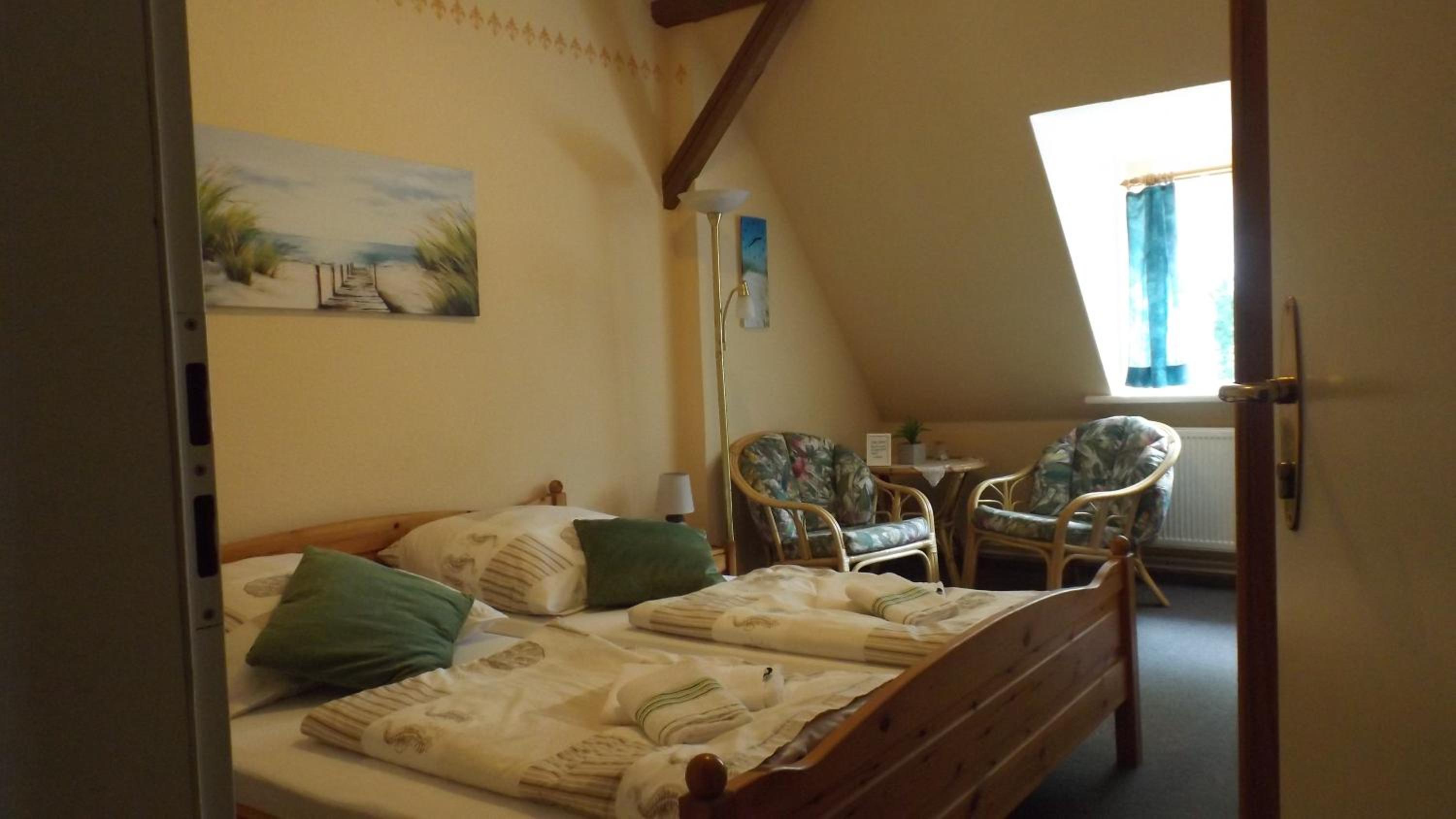 Double Room with Private Bathroom - Photo 7