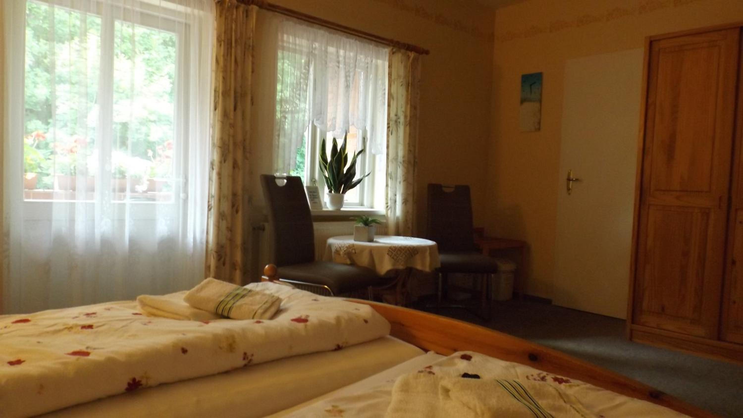 Deluxe Double Room with Balcony - Photo 4