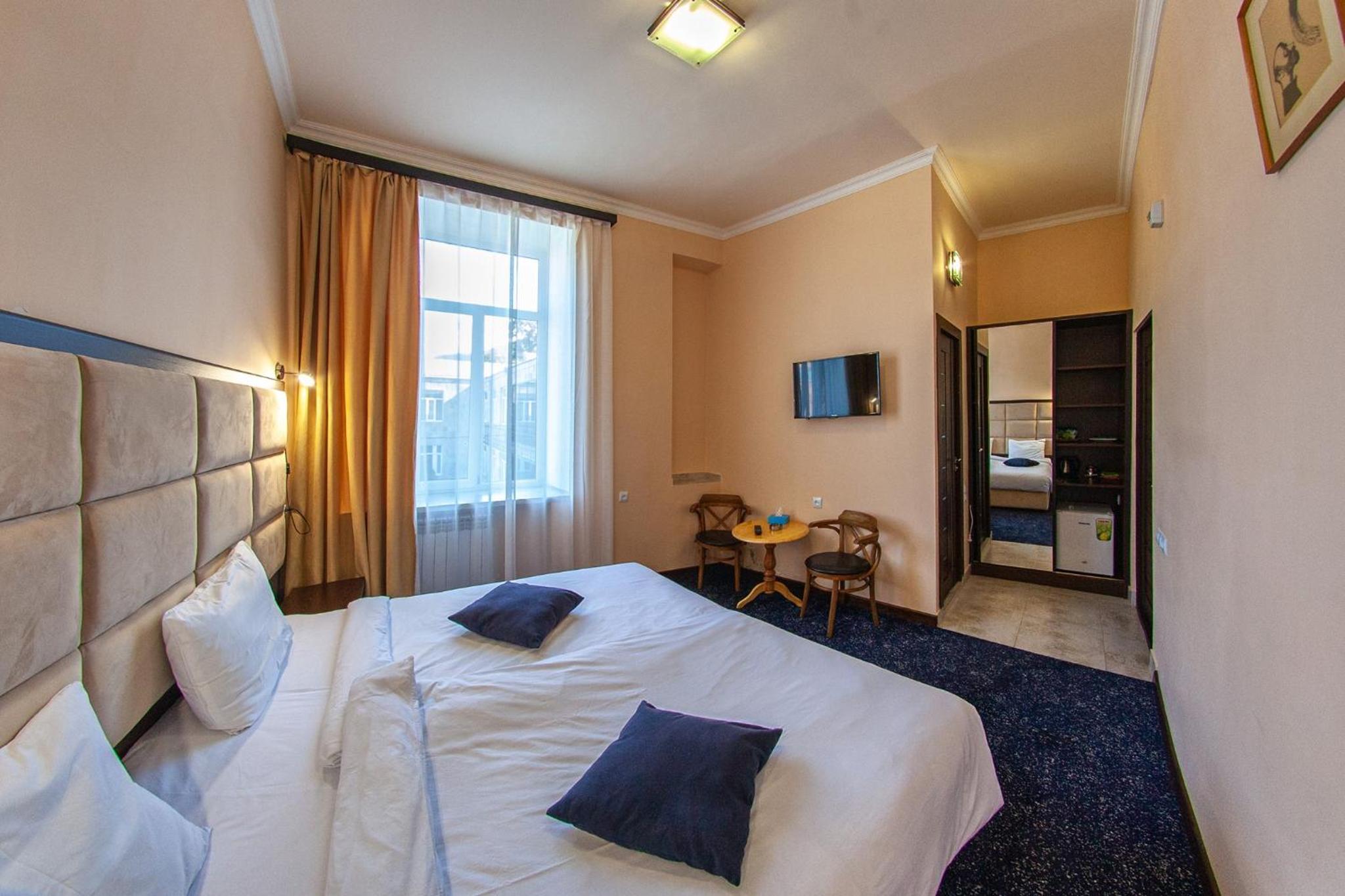 Standard Double or Twin Room photo 1