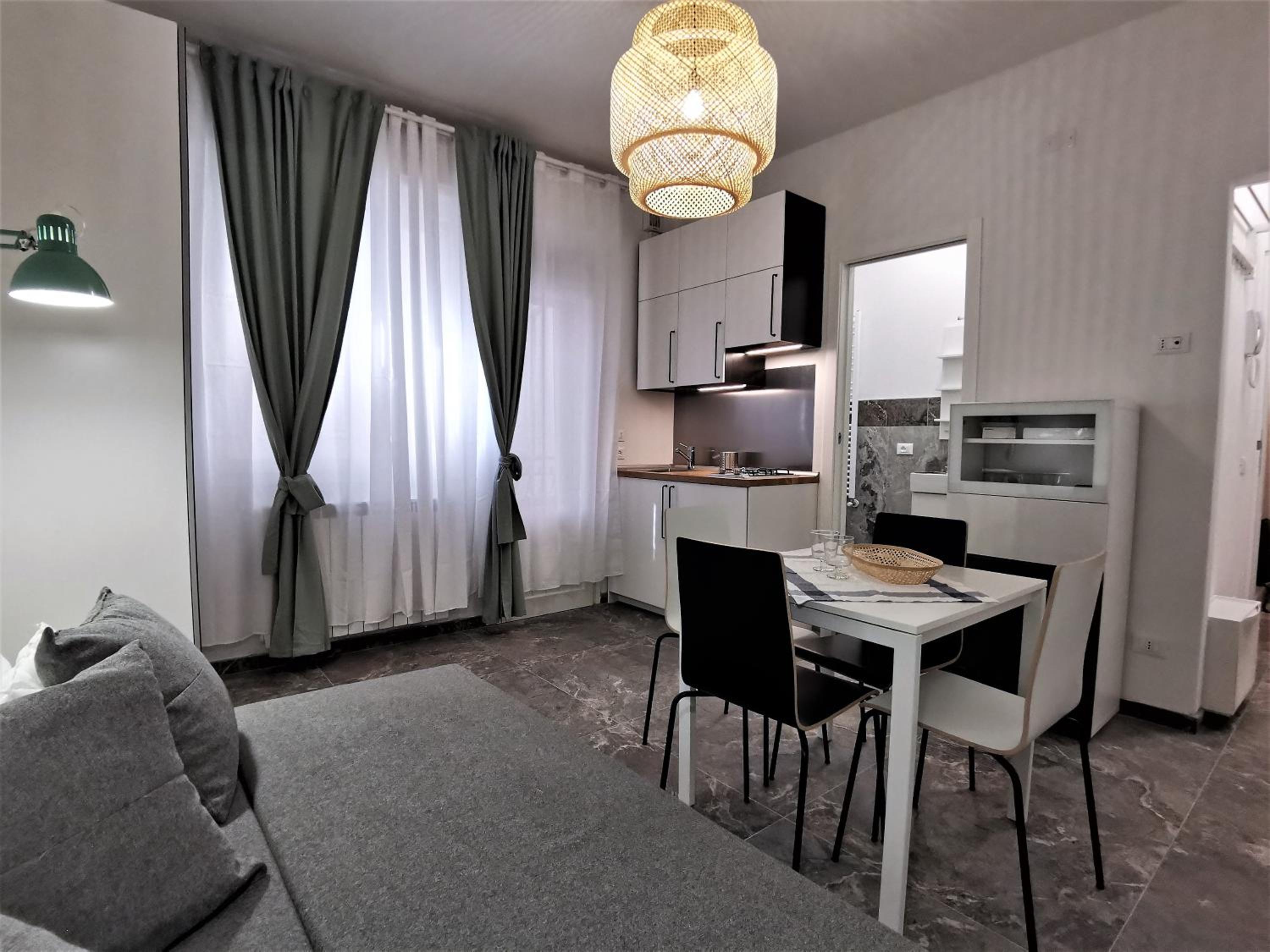One-Bedroom Apartment photo 1