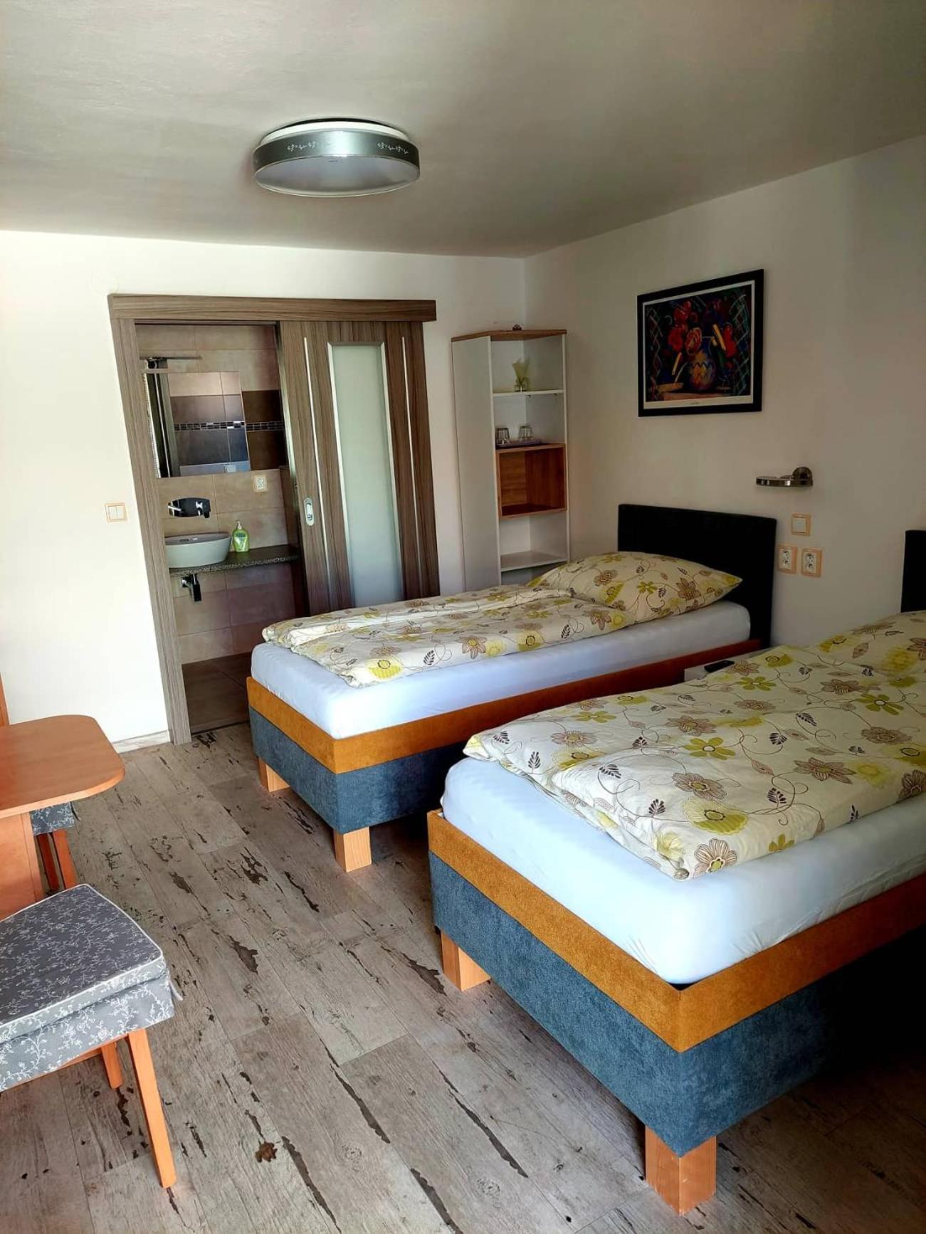 Standard Double or Twin Room - Photo 17
