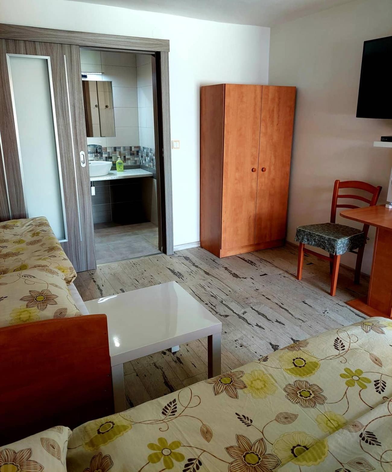 Standard Double or Twin Room - Photo 21