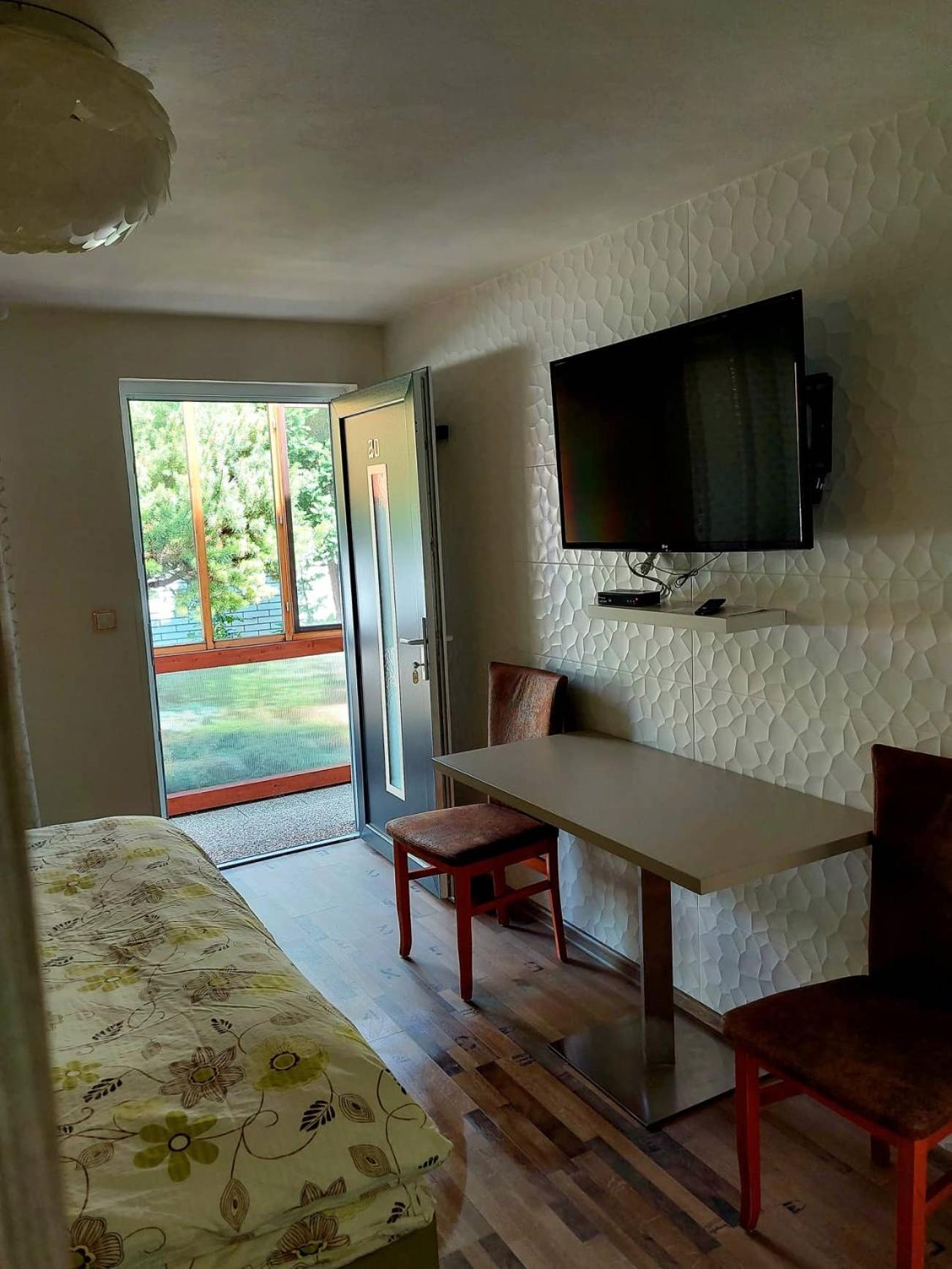 Standard Double or Twin Room - Photo 20