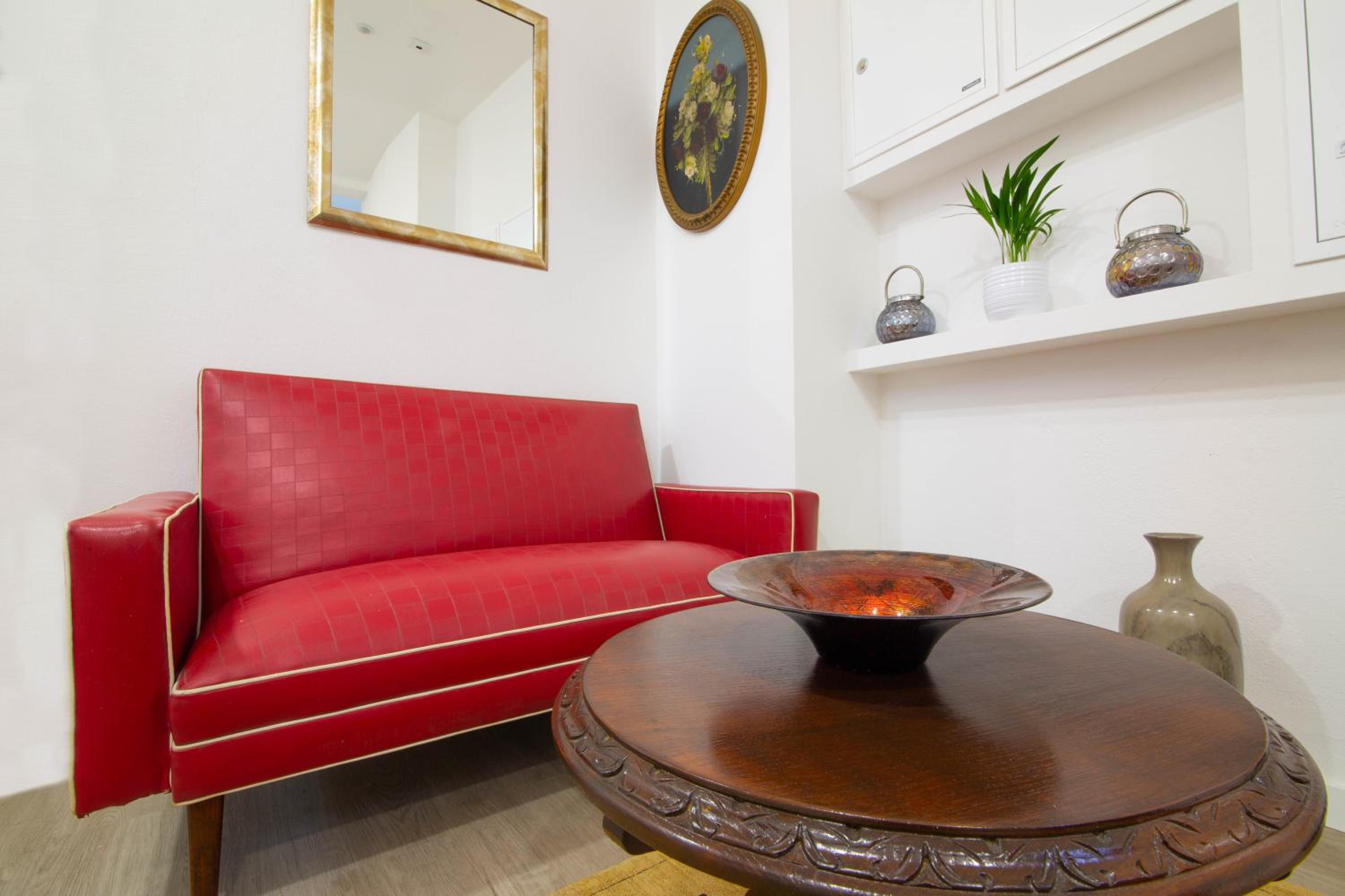 Double Room with Balcony - Photo 2