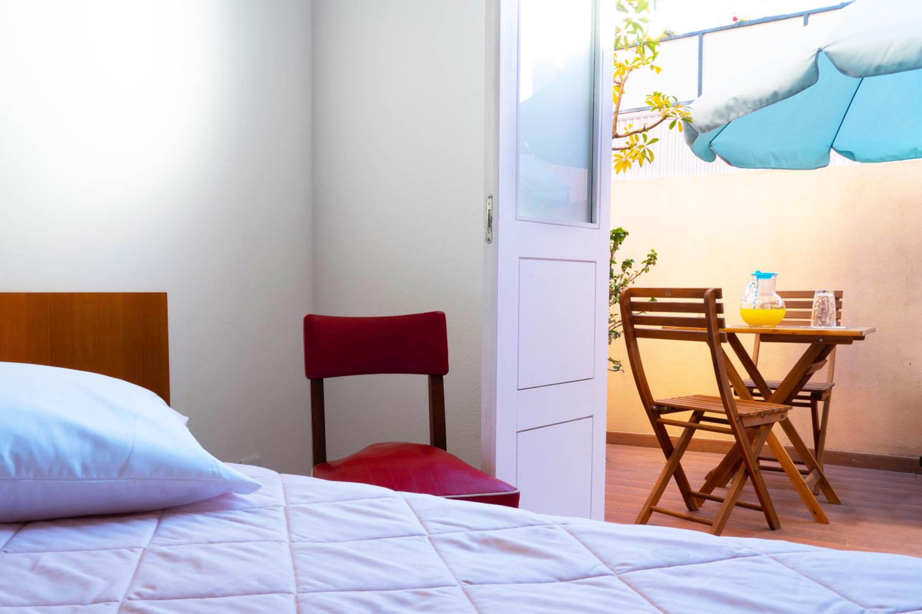 Double Room with Balcony - Photo 1