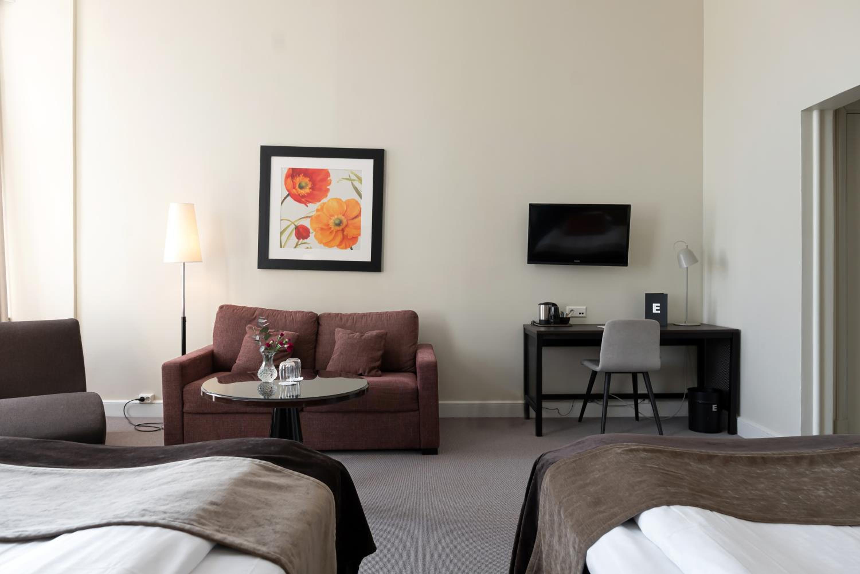 Deluxe Double or Twin Room - Photo 7