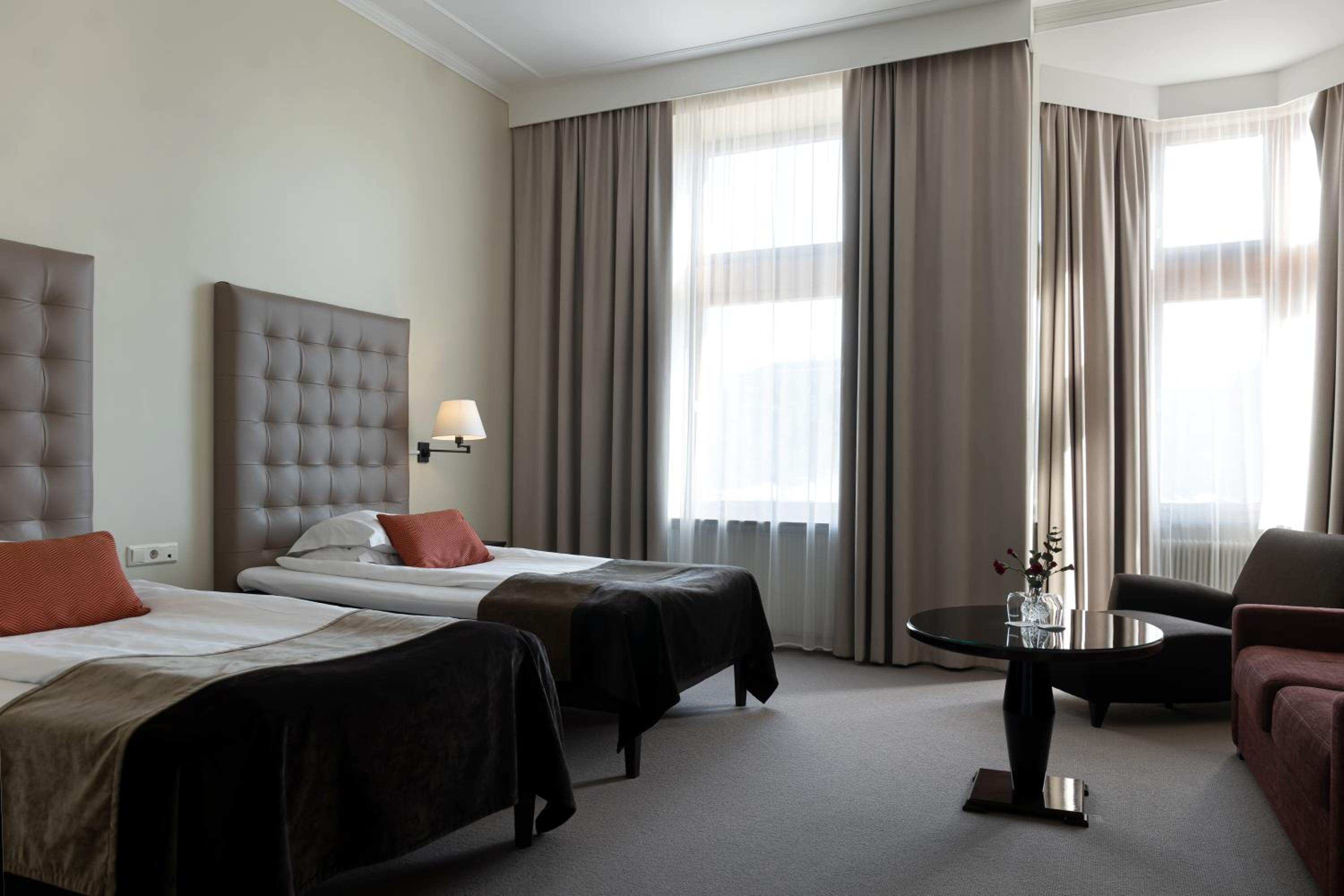 Deluxe Double or Twin Room - Photo 6