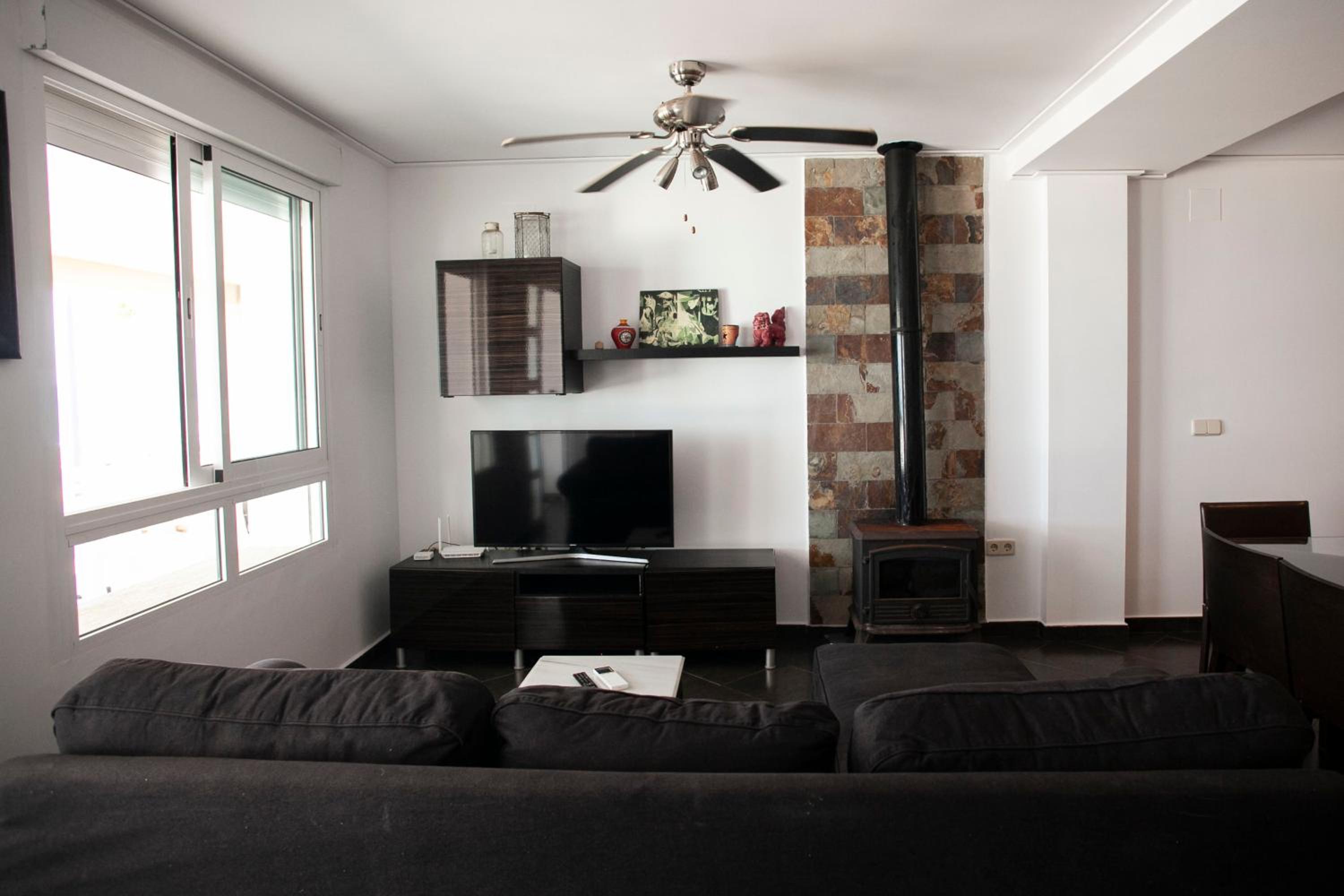 Three-Bedroom House photo 2