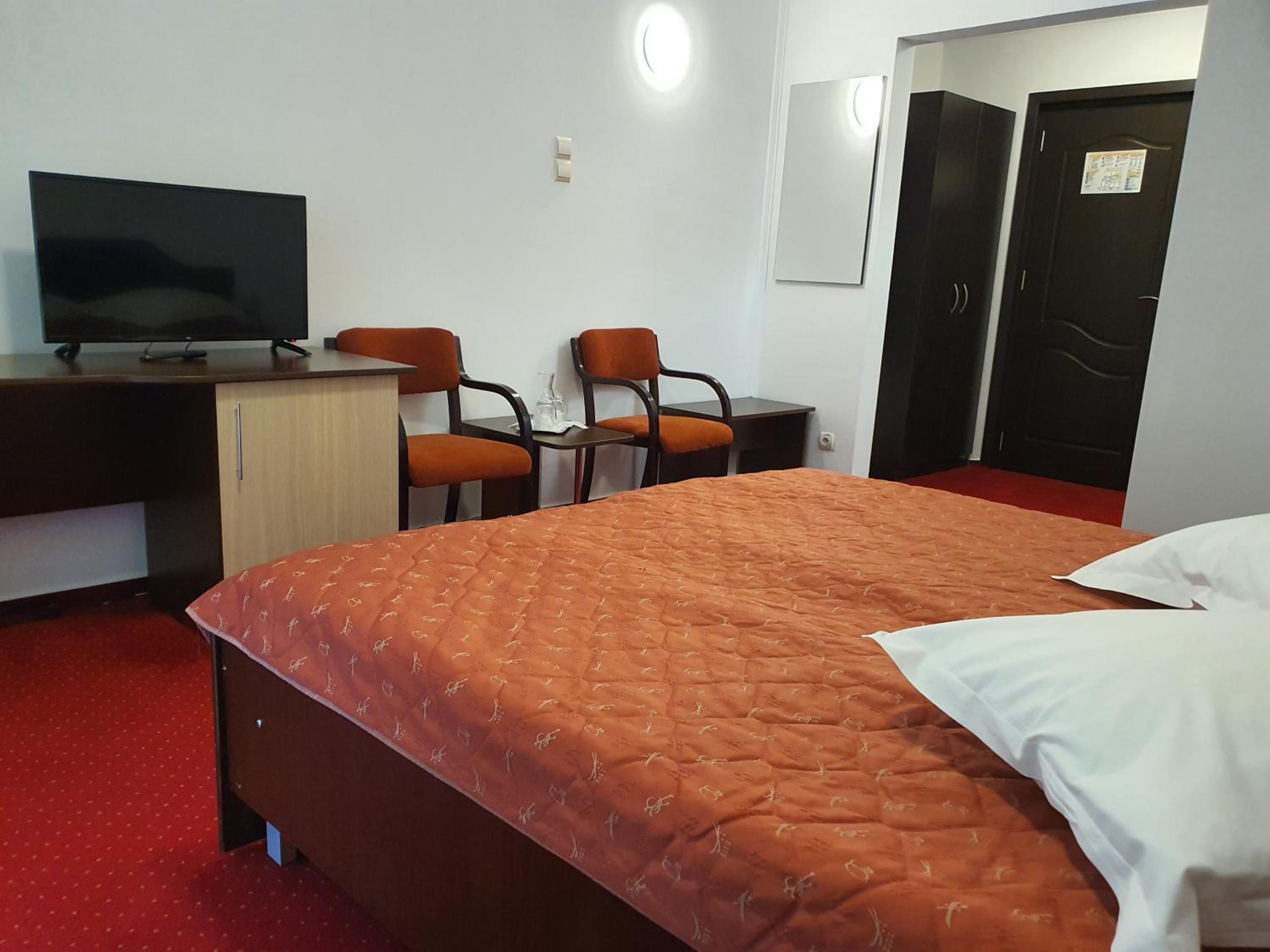 Double or Twin Room - Photo 28