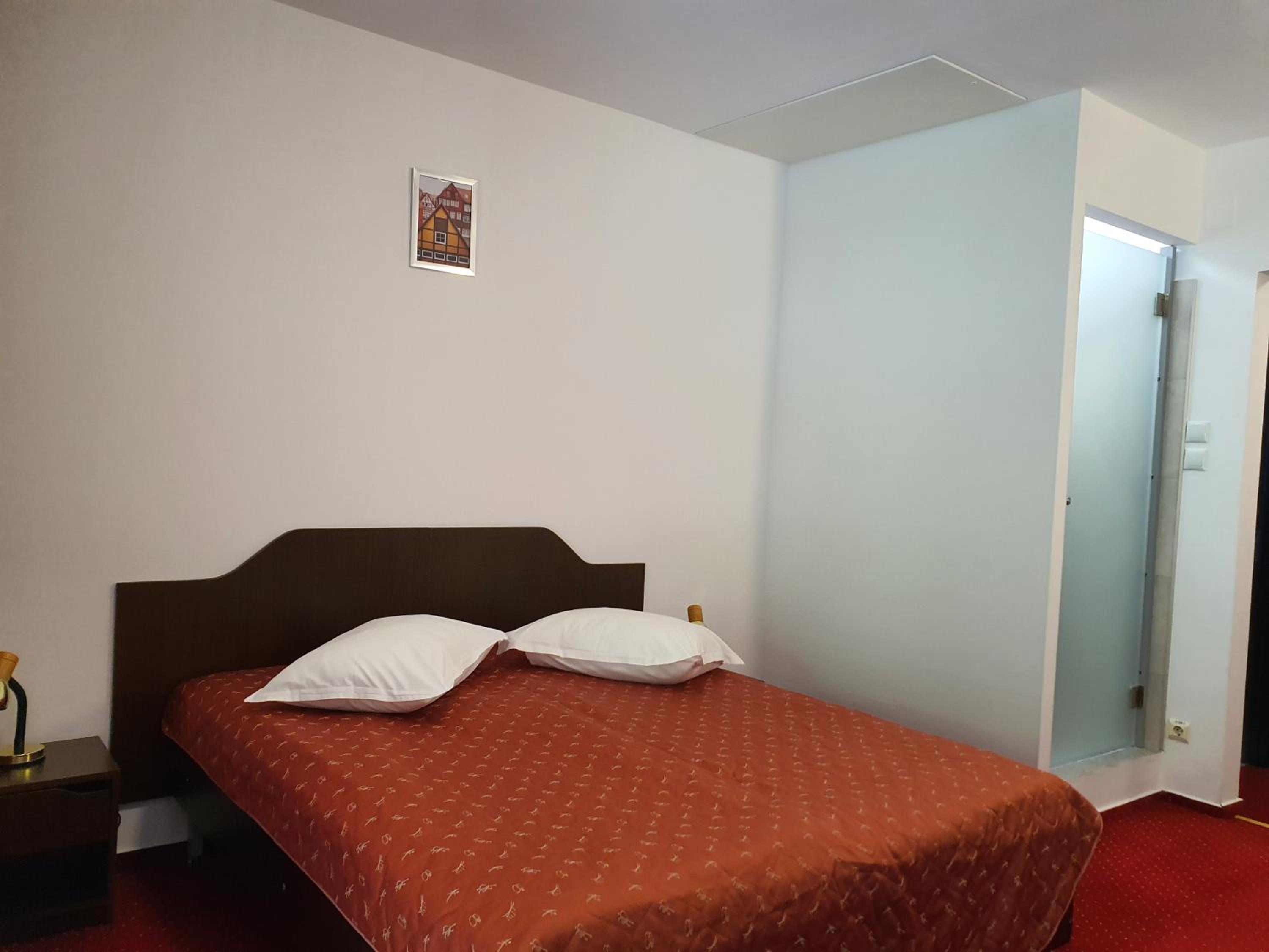 Double or Twin Room - Photo 2