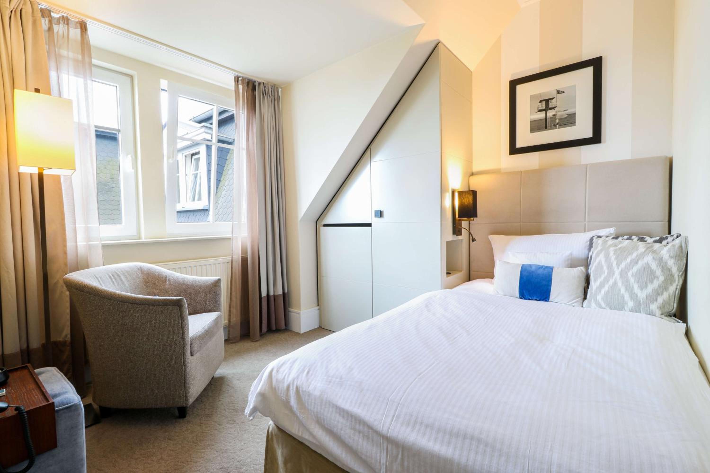 Single Room with Side Sea View