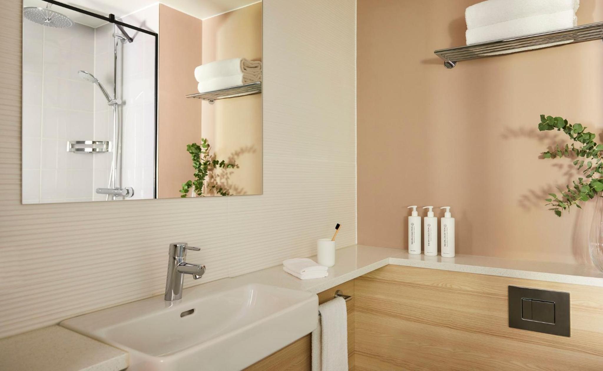 Junior King Suite - Photo 6