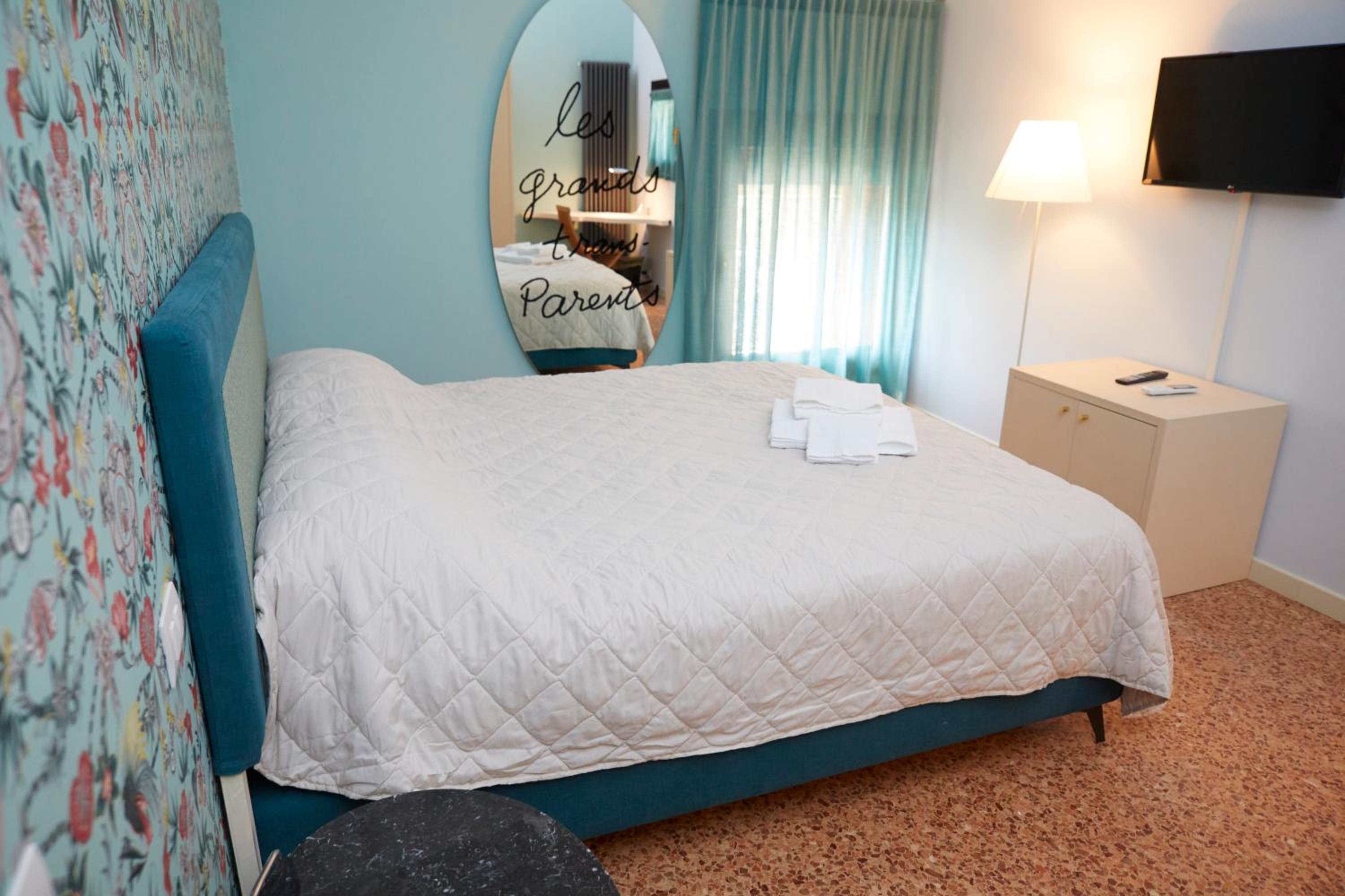 Standard Double Room - Photo 7